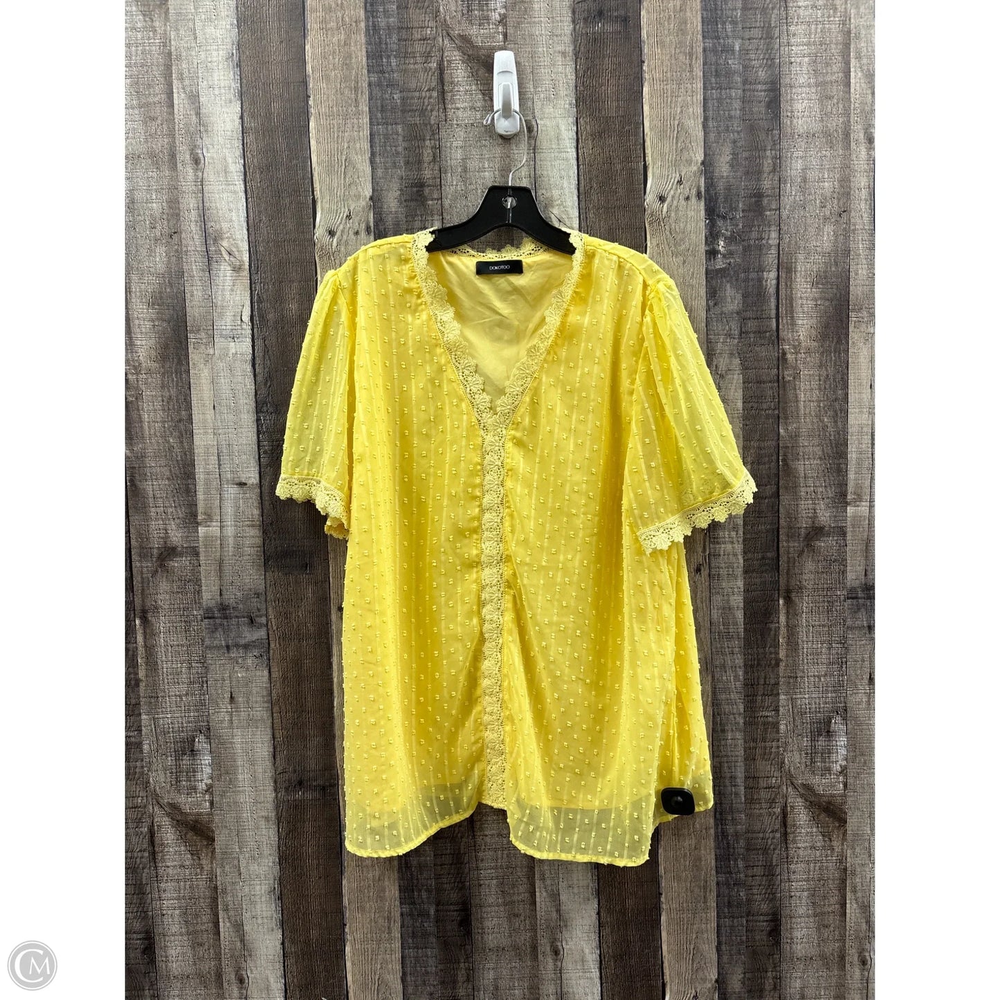 Top Short Sleeve By Dokotoo In Yellow, Size: 2x