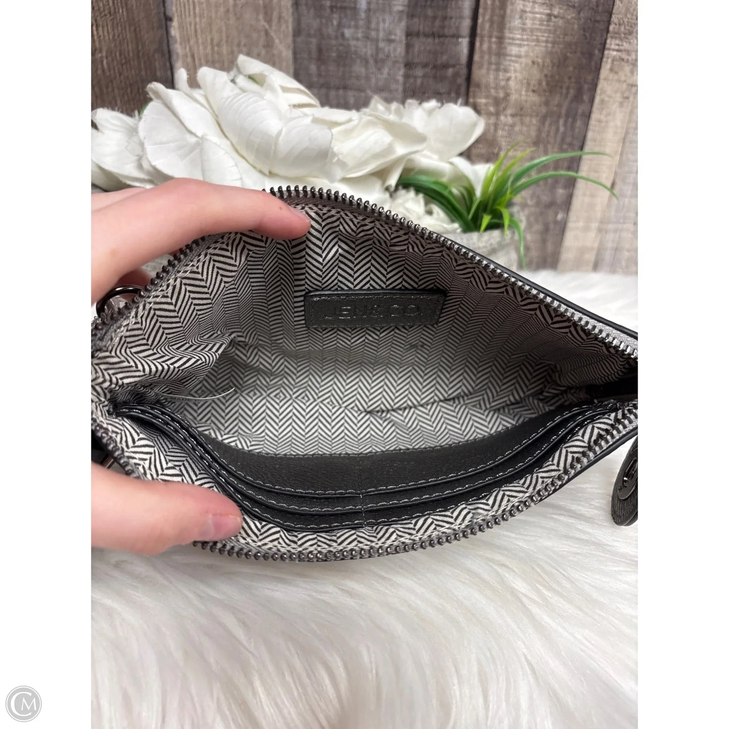 Wristlet By Jen & Co, Size: Medium