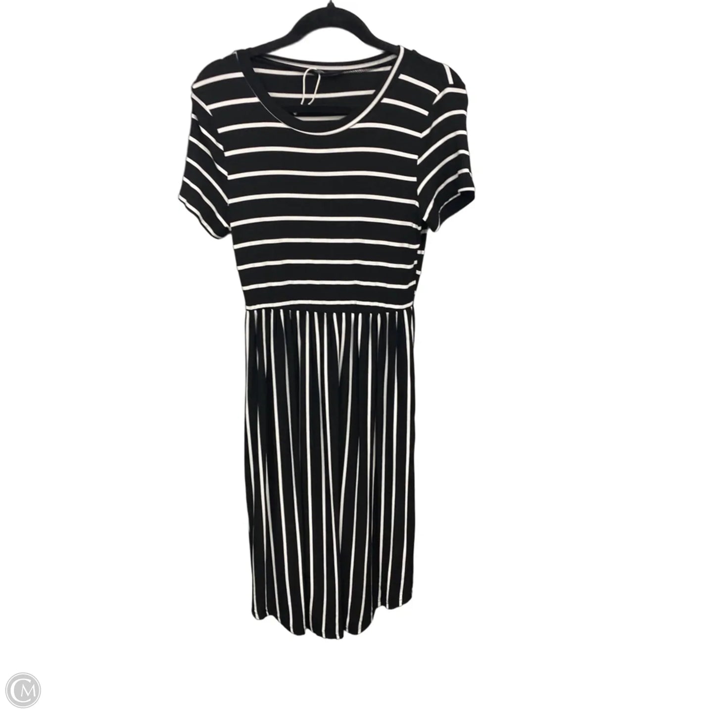 Dress Casual Midi By Clothes Mentor In Black & White, Size: S