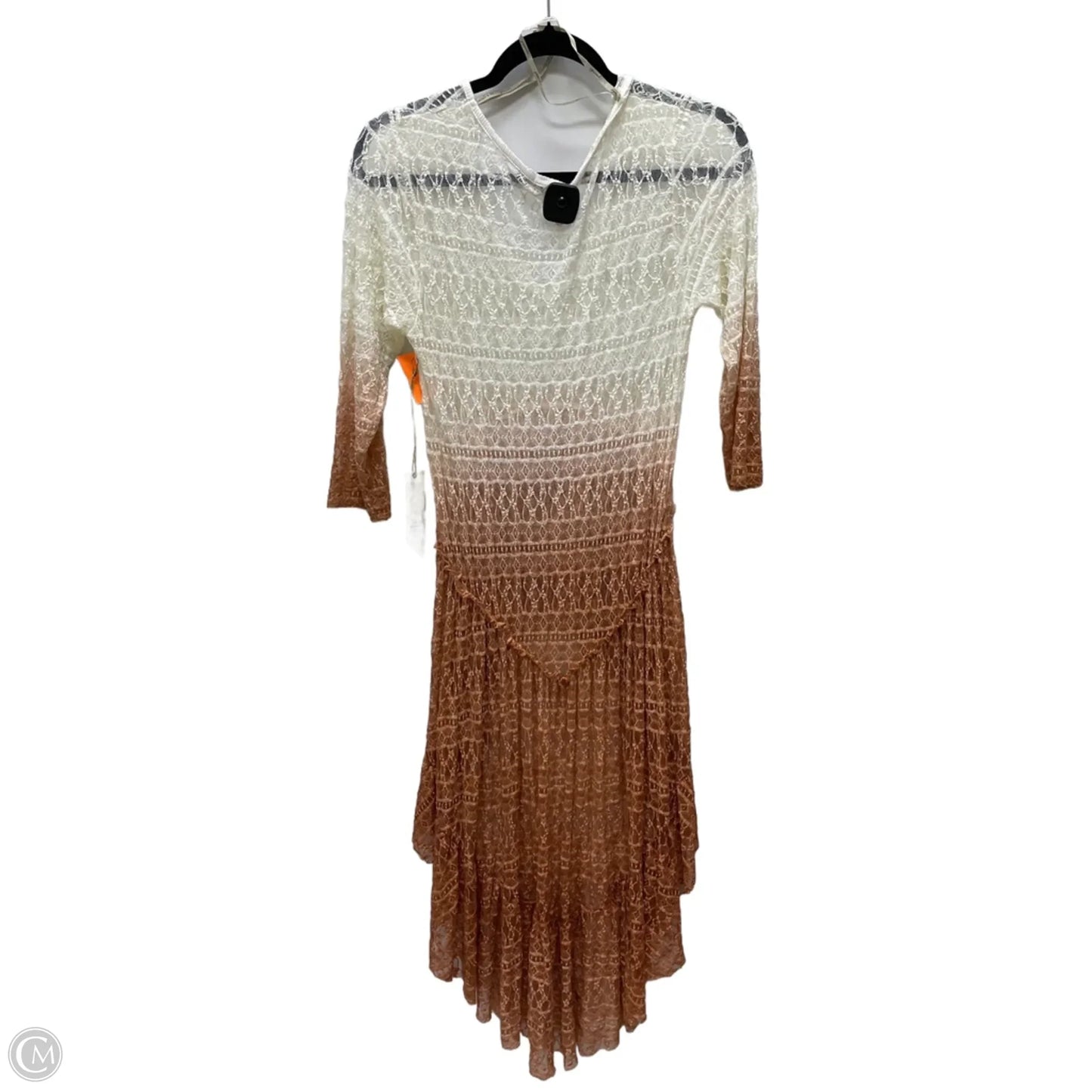 Tunic 3/4 Sleeve By Gimmicks In Cream, Size: S