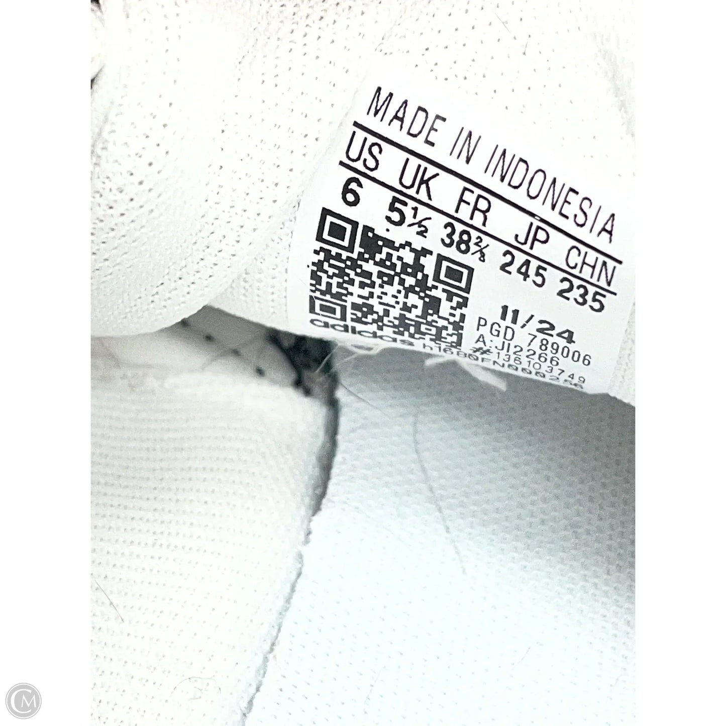 Shoes Sneakers By Adidas In Black & White, Size: 6