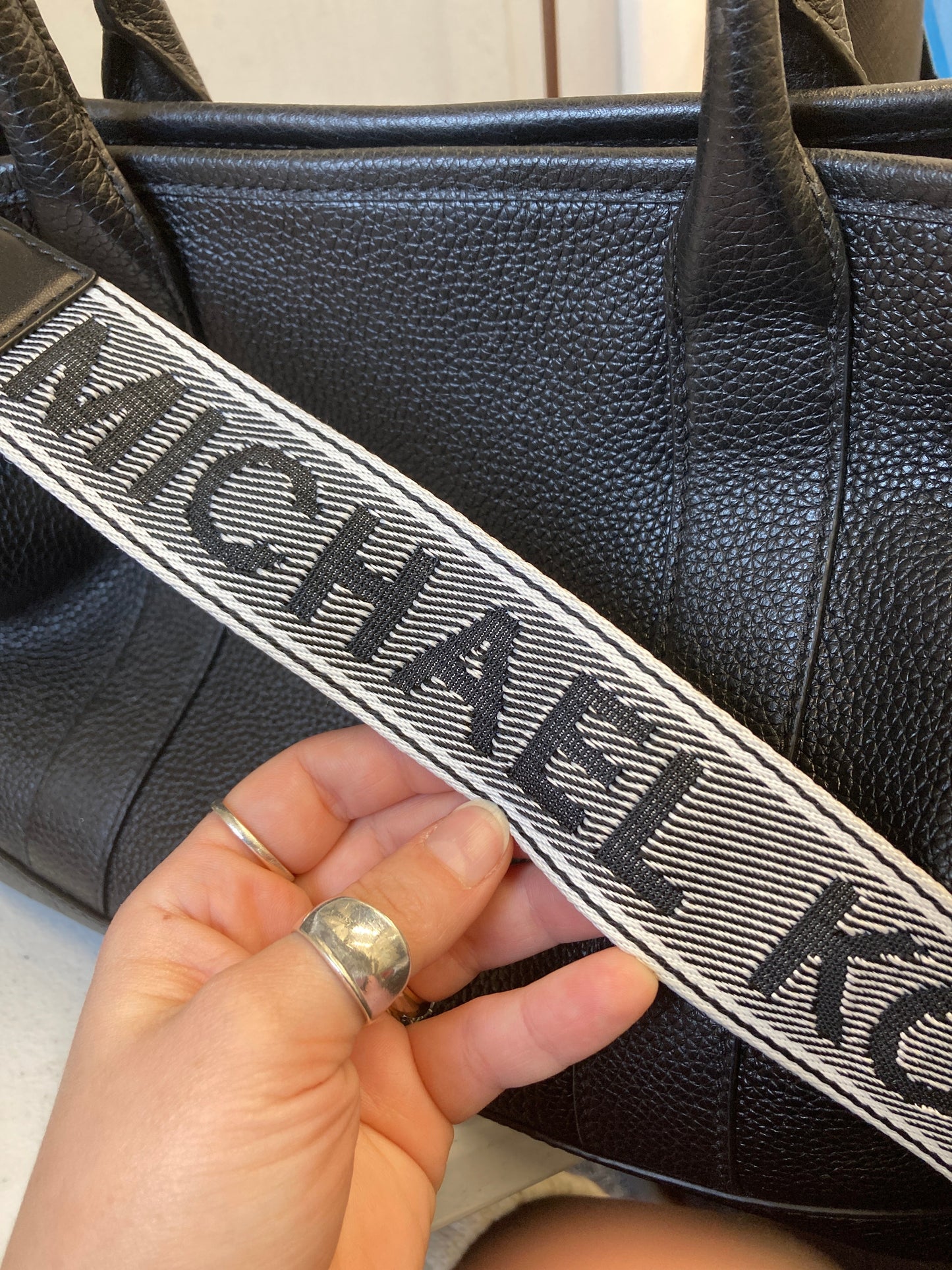 Handbag Designer By Michael Kors In Black, Size:Large