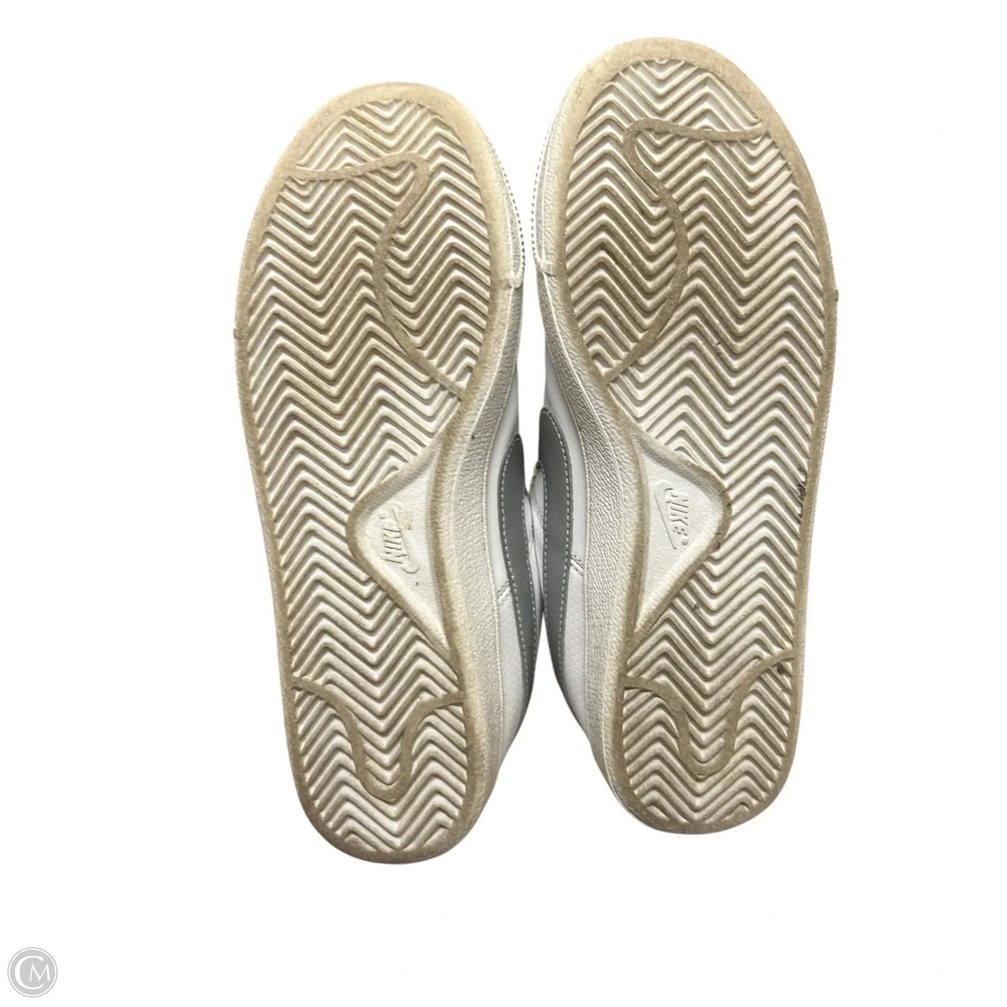 Shoes Sneakers By Nike In Grey & White, Size: 6.5