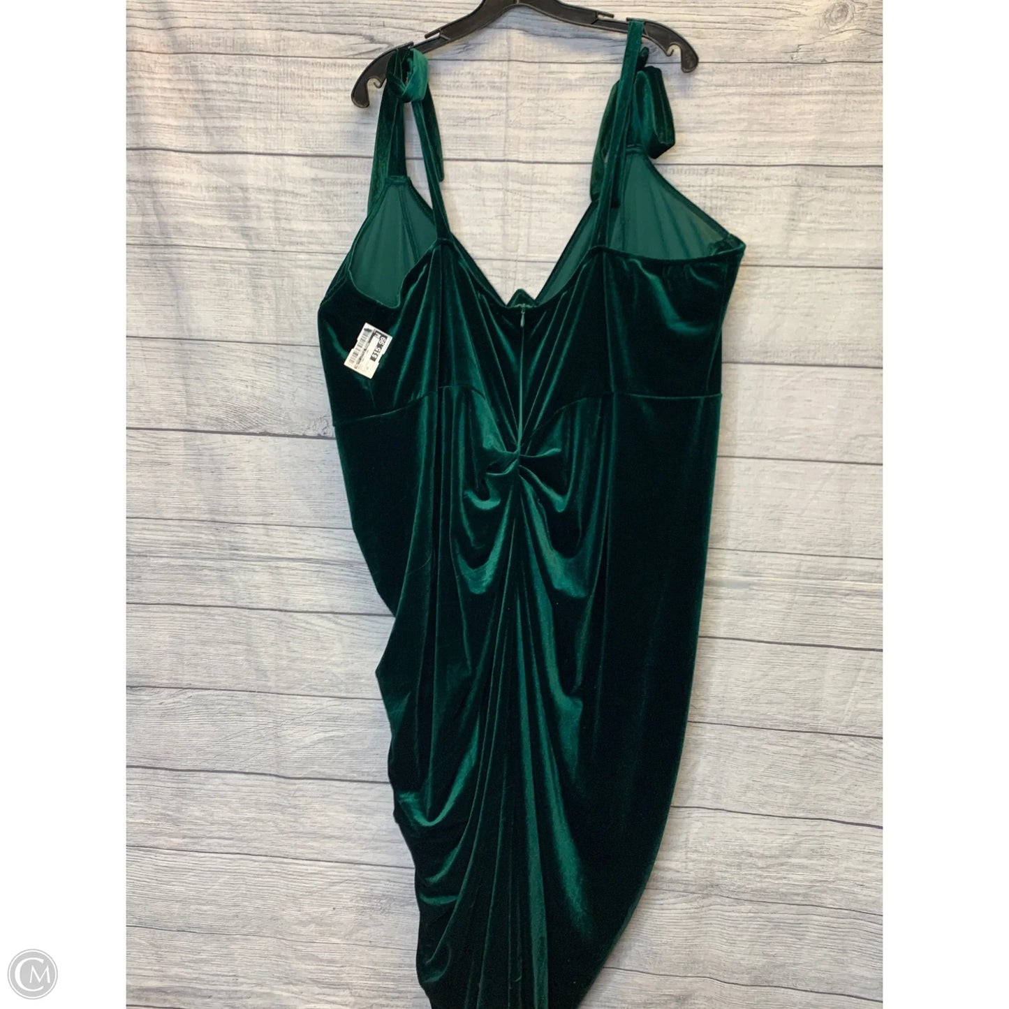 Dress Party Long By Pretty Little Thing In Green, Size: 22