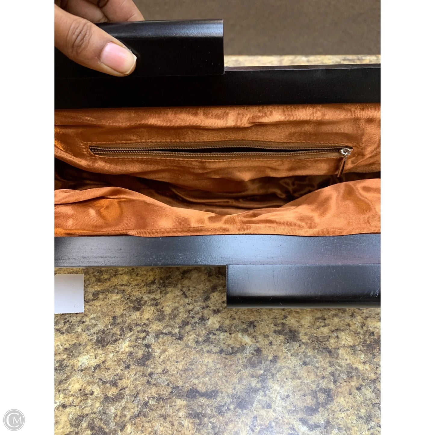 Clutch By Cmf, Size: Large