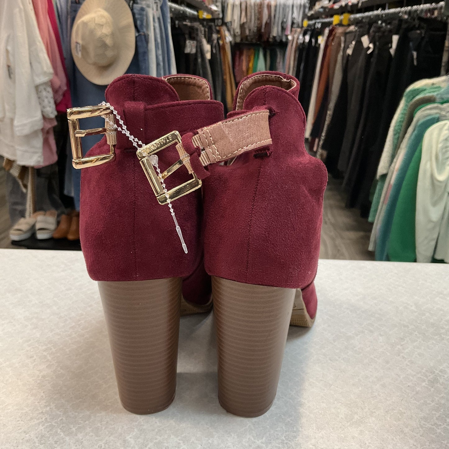 Sandals Heels Block By Bella Marie Size: 8.5