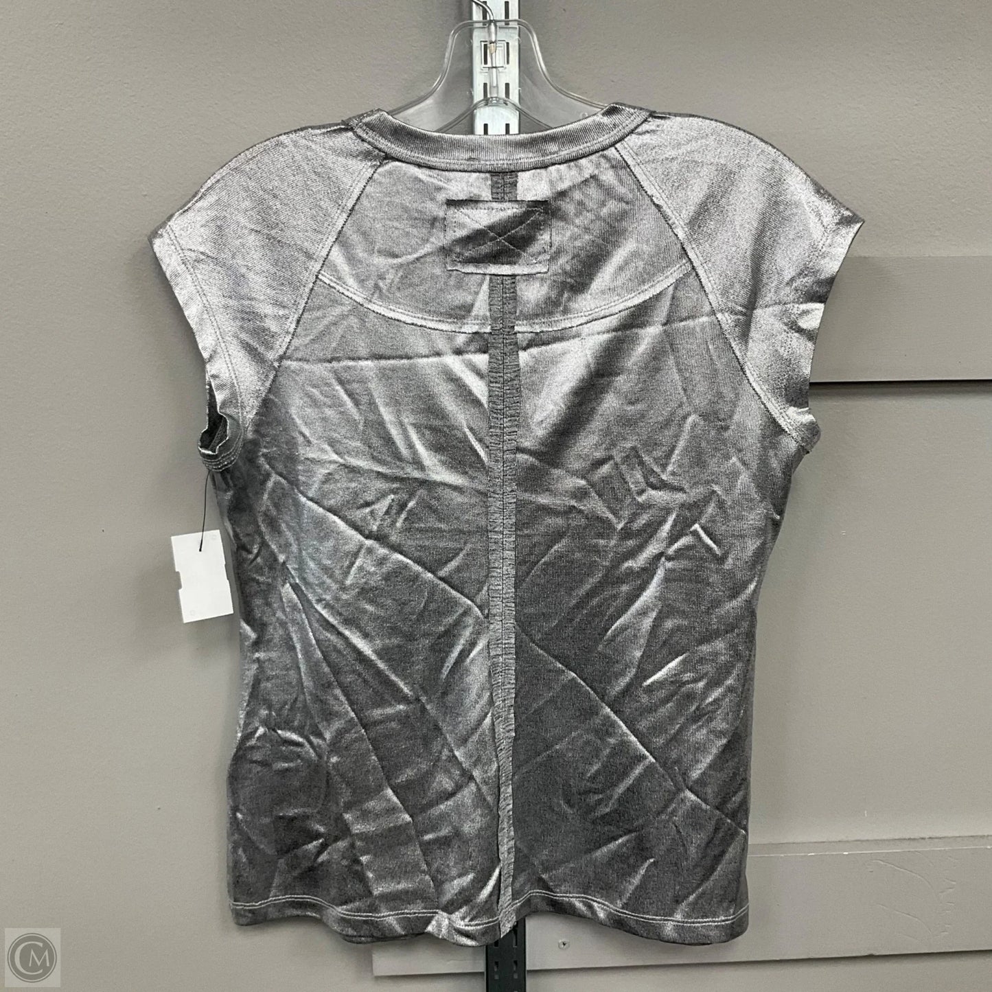 Top Short Sleeve By Veveret In Silver, Size: S