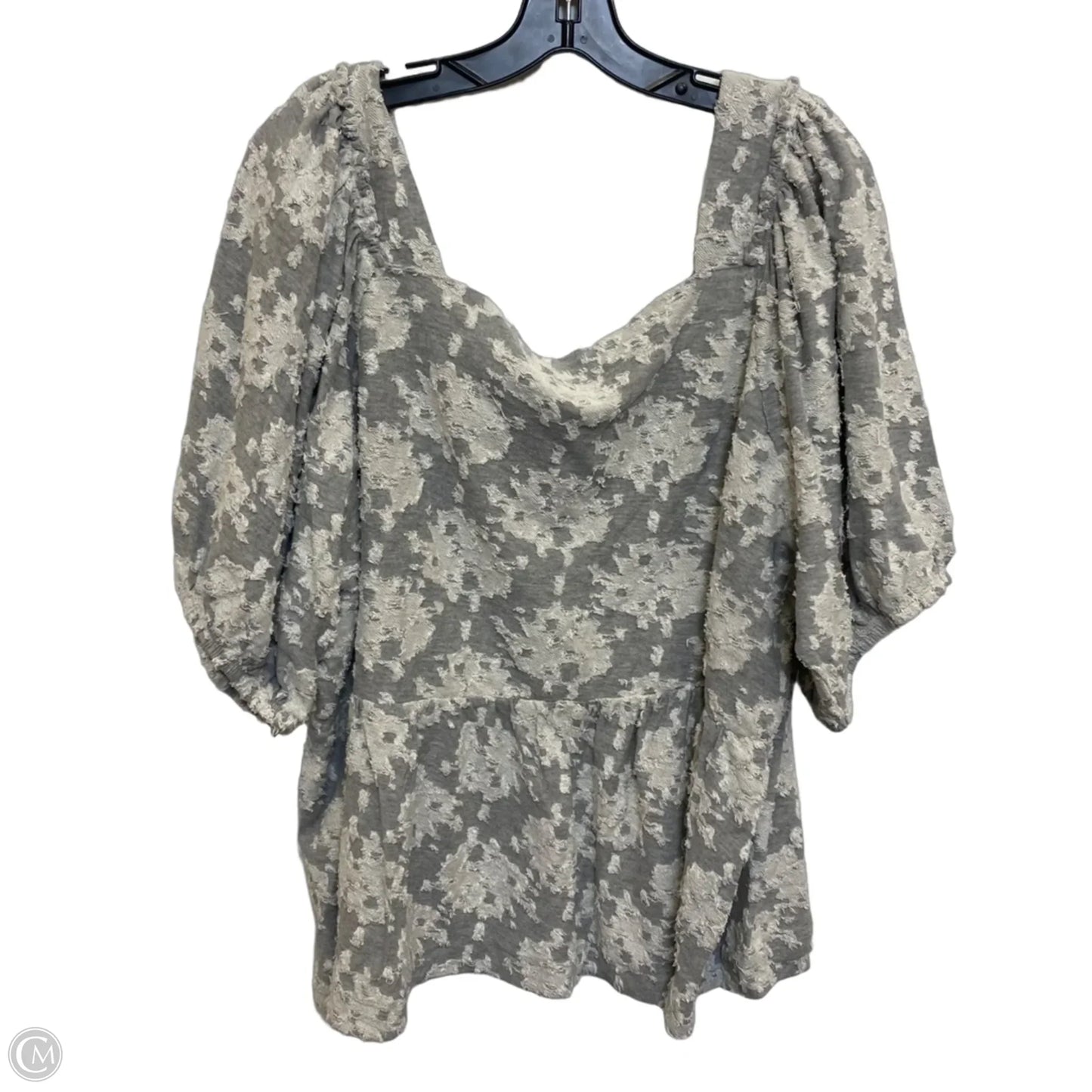Top Short Sleeve By Cato In Grey, Size: 4x