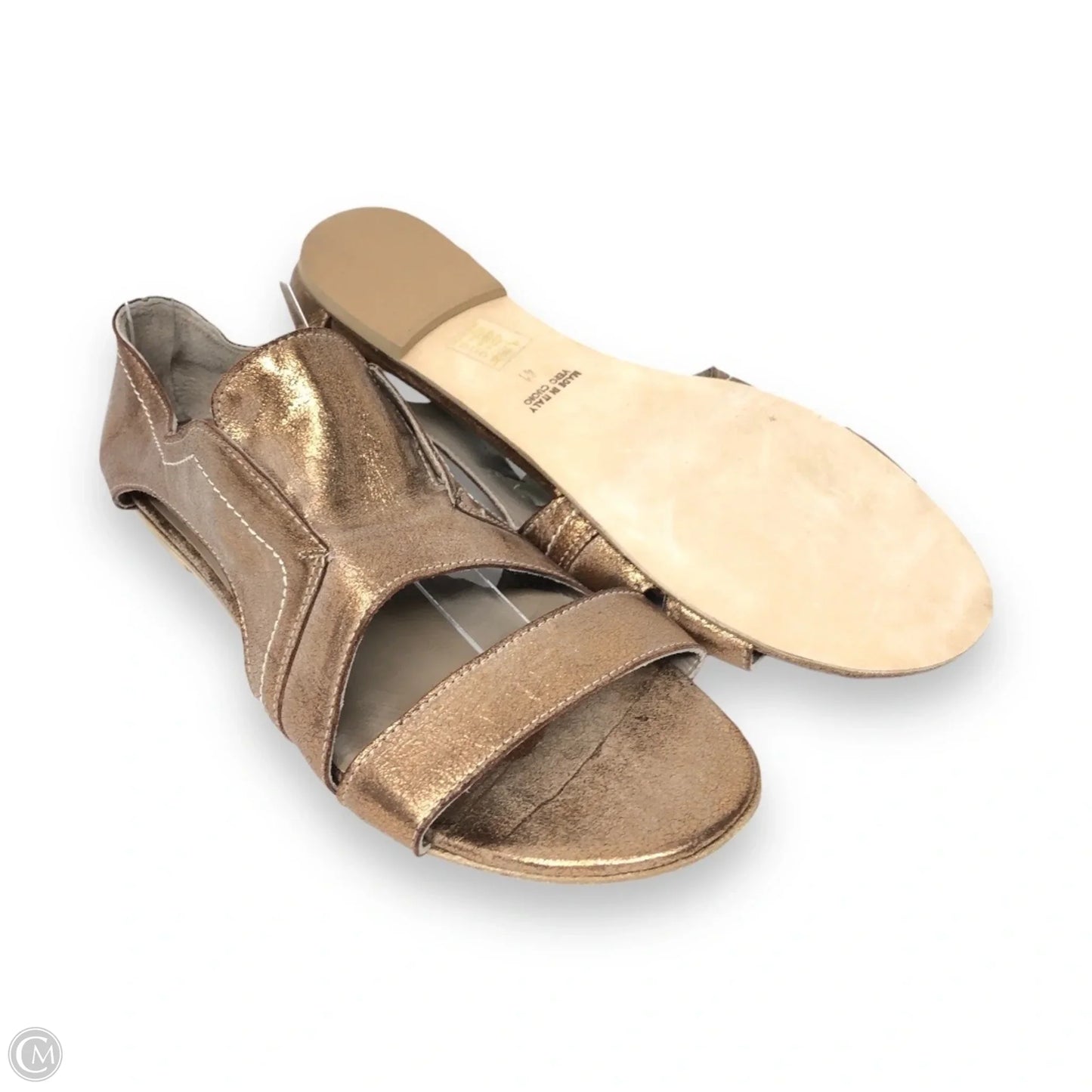 Shoes Flats By Cmc In Gold, Size: 10