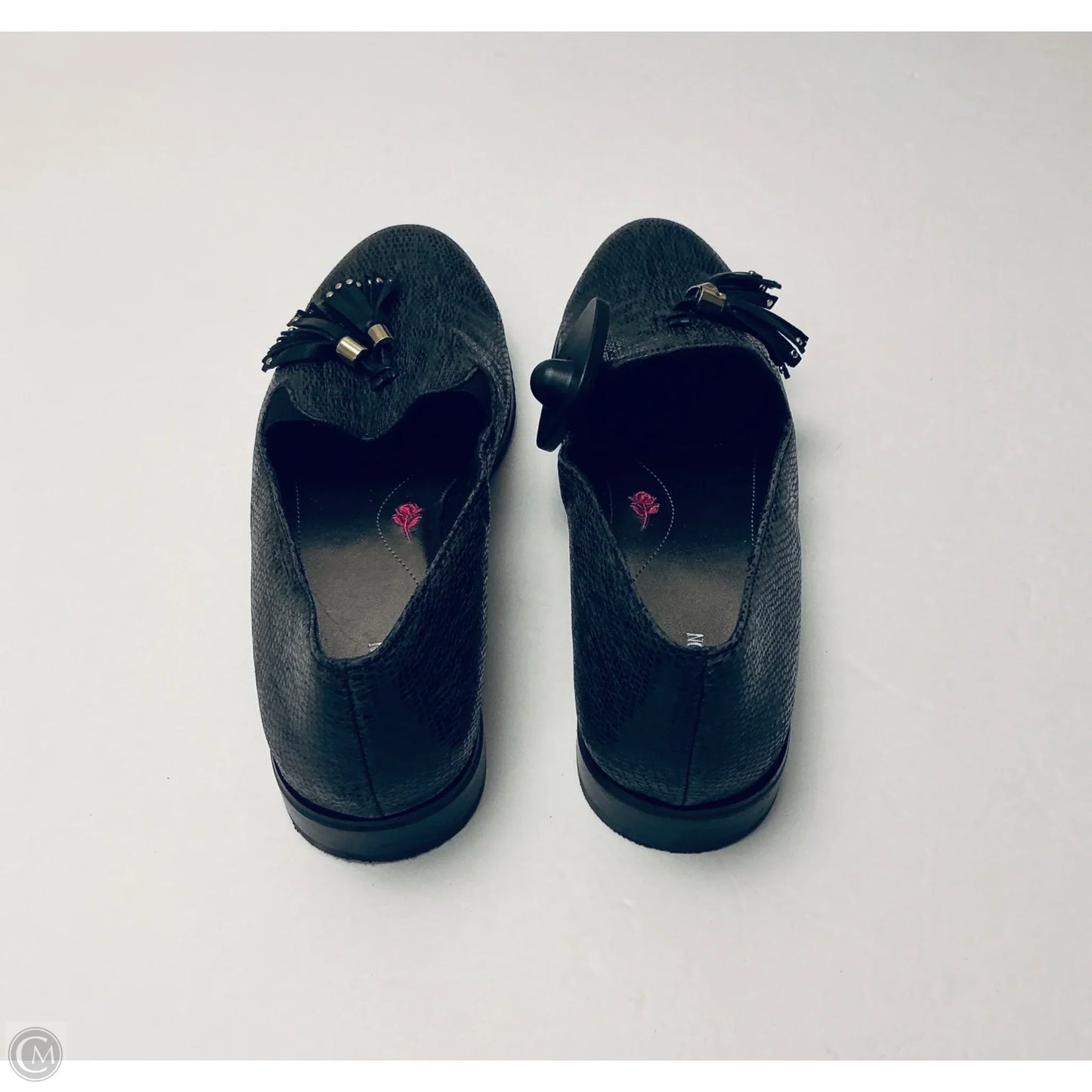 Shoes Flats By Clothes Mentor In Grey, Size: 10