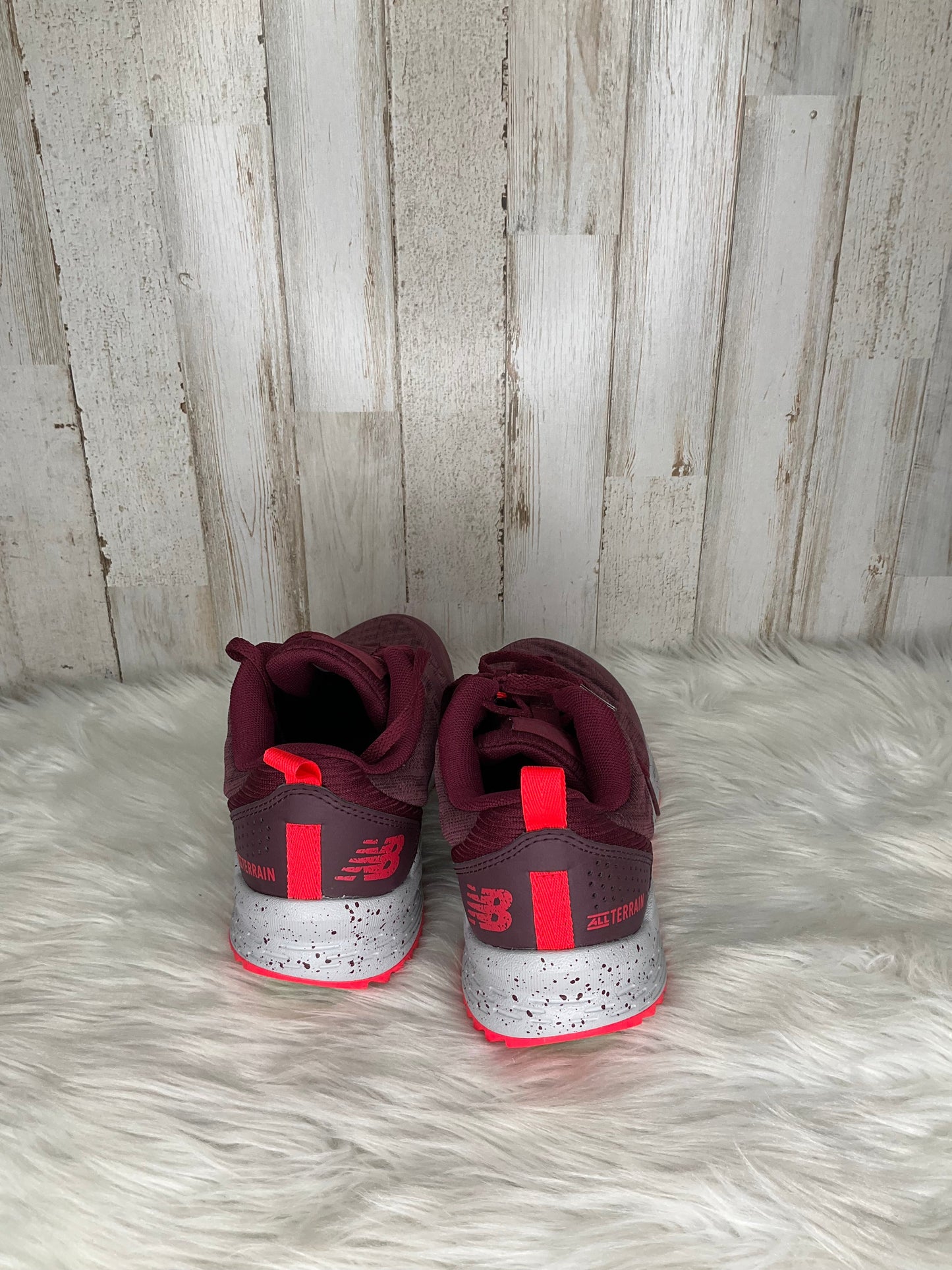 Shoes Athletic By New Balance Size: 6.5