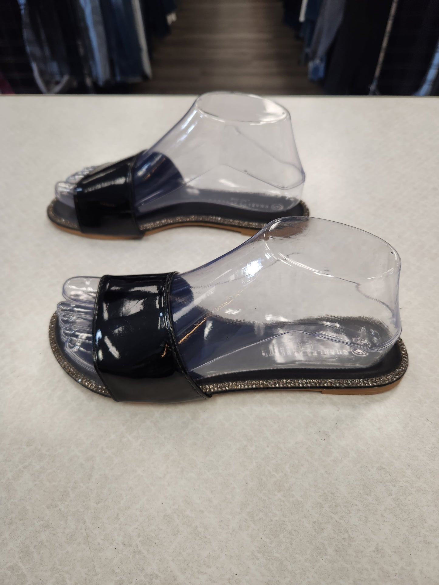 Sandals Flip Flops By Clothes Mentor Size: 6