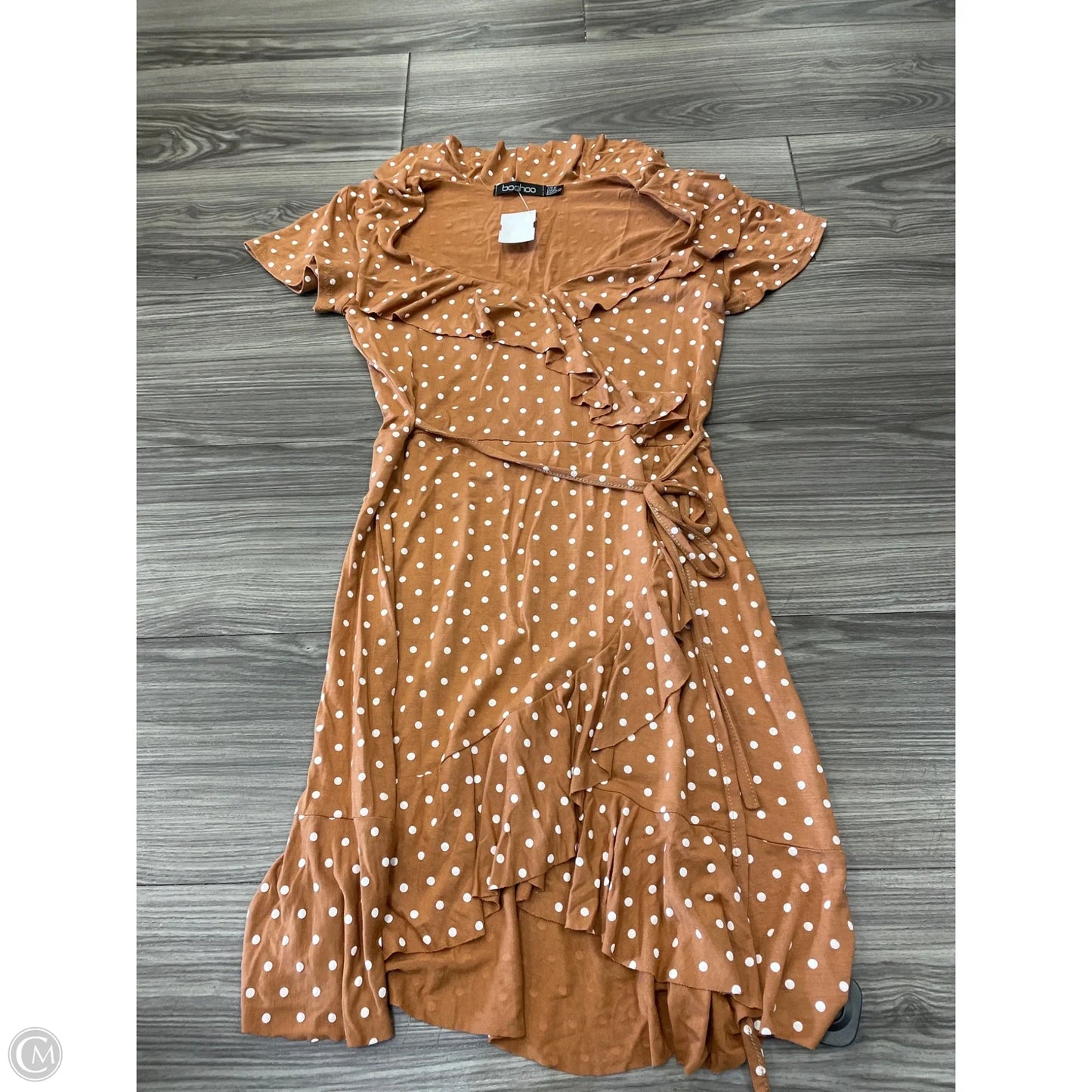 Dress Casual Short By Boohoo Boutique In Polkadot Pattern, Size: 2