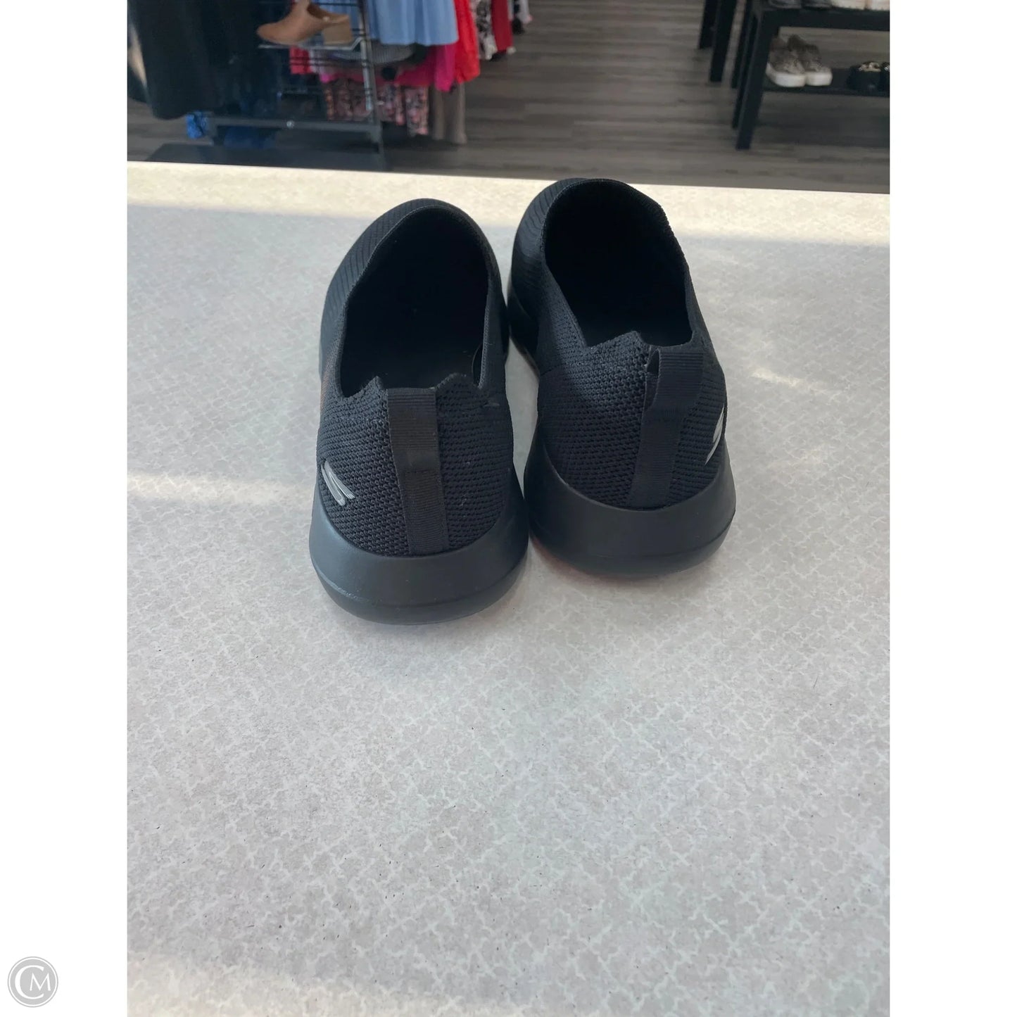 Shoes Sneakers By Skechers In Black, Size: 10.5