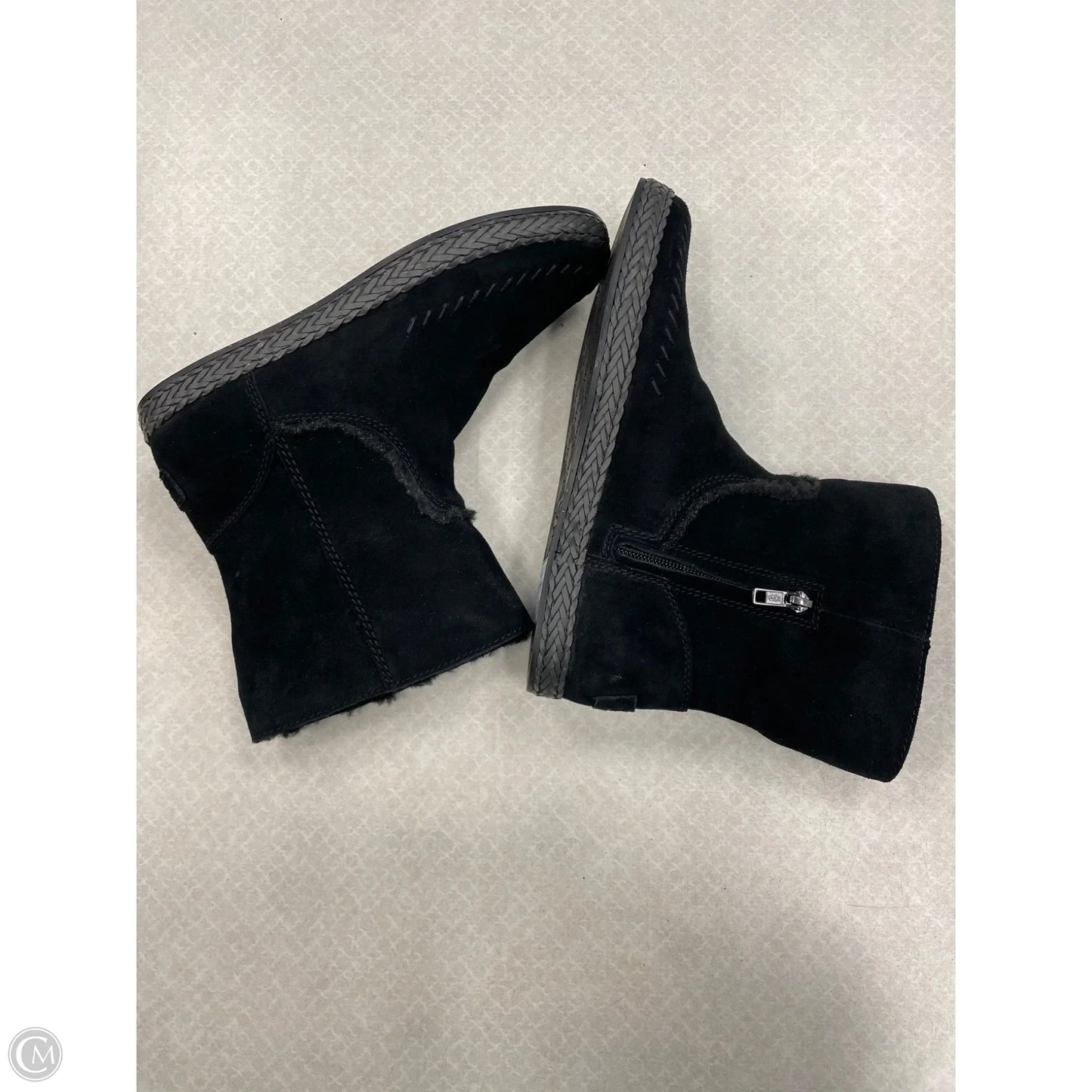 Boots Designer By Ugg In Black, Size: 7