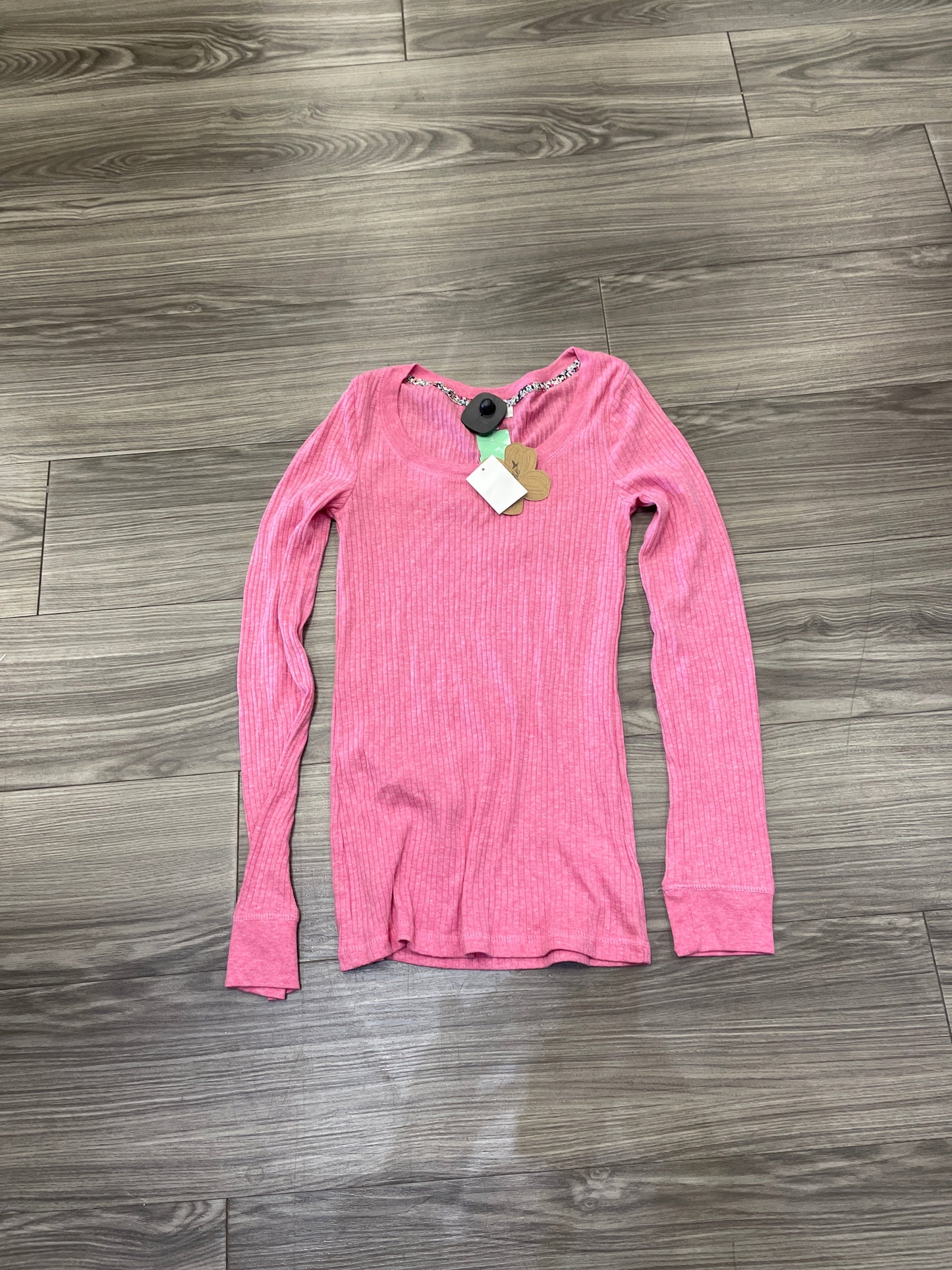 Top Long Sleeve By Clothes Mentor In Pink, Size: M