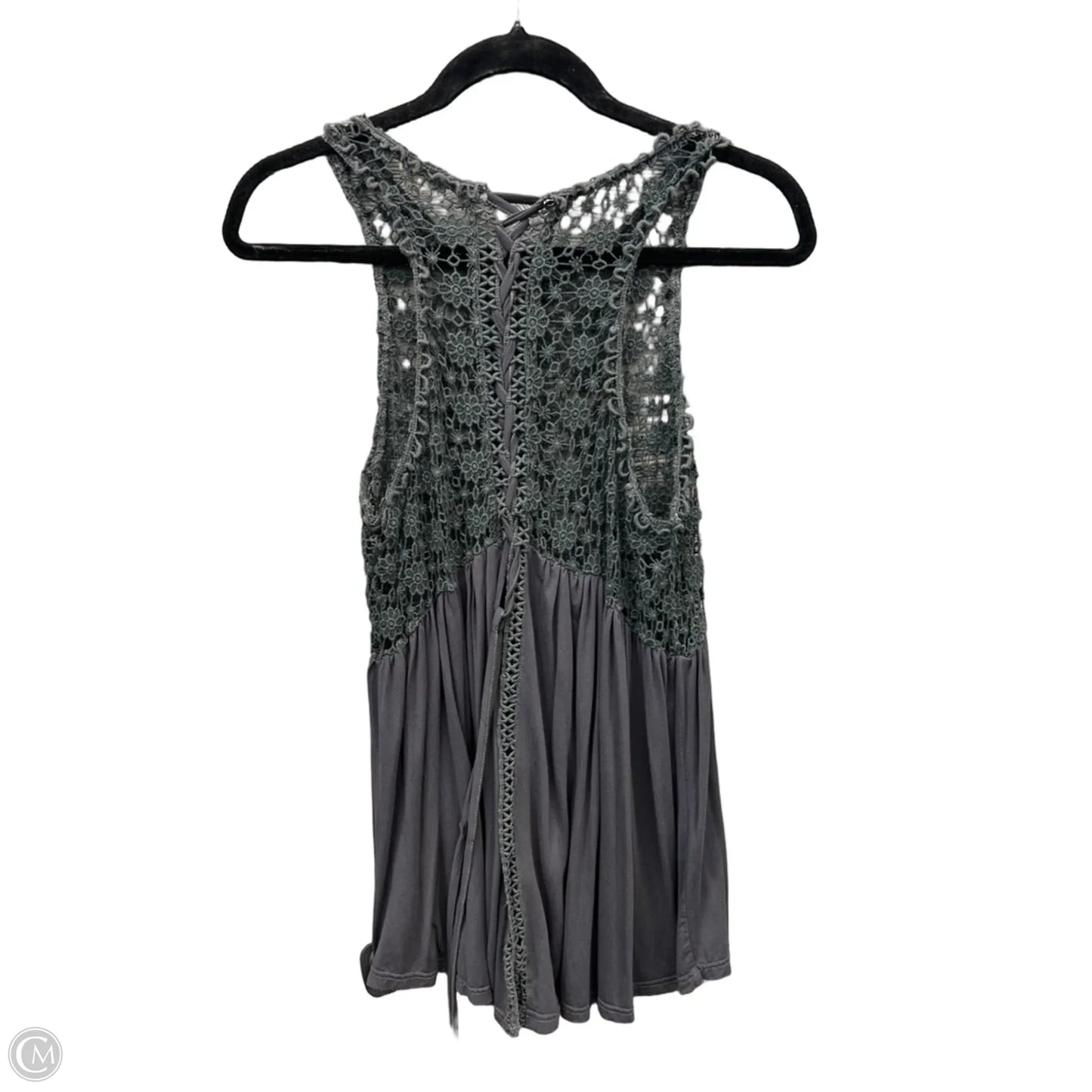 Top Sleeveless By Pol In Grey, Size: M