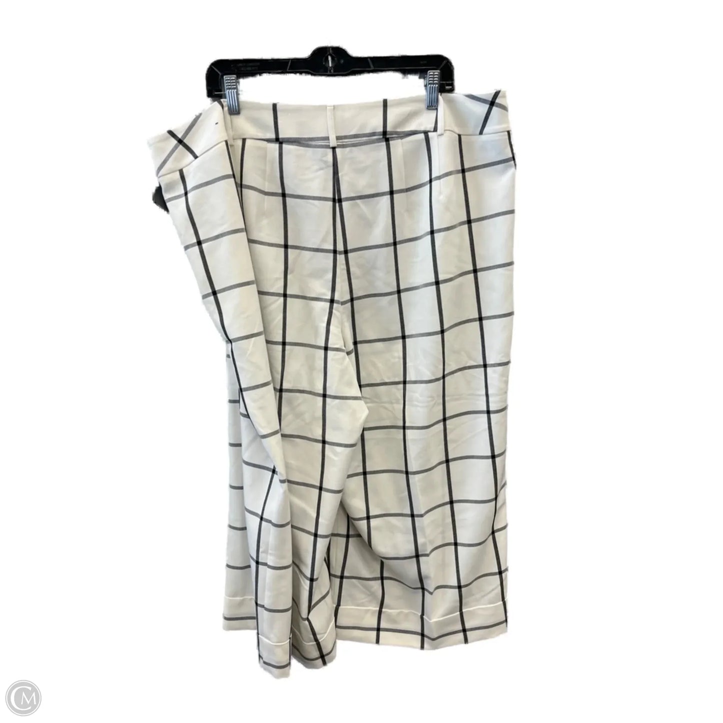 Capris By Lane Bryant In White, Size: 22