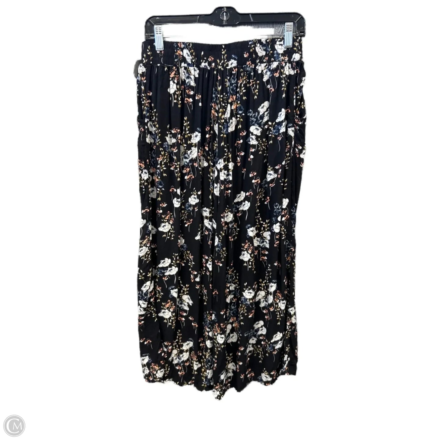 Capris By Clothes Mentor In Black, Size: 4