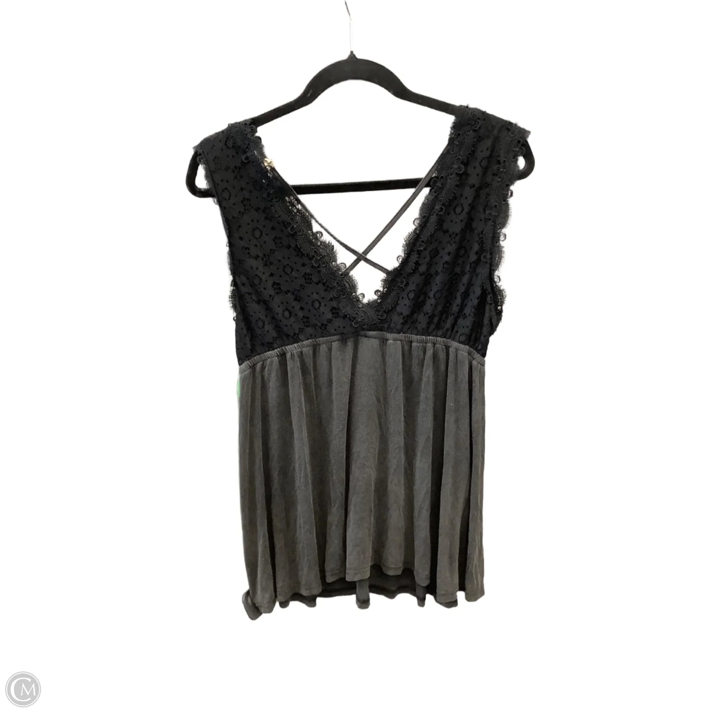Top Sleeveless By Pol In Grey, Size: L