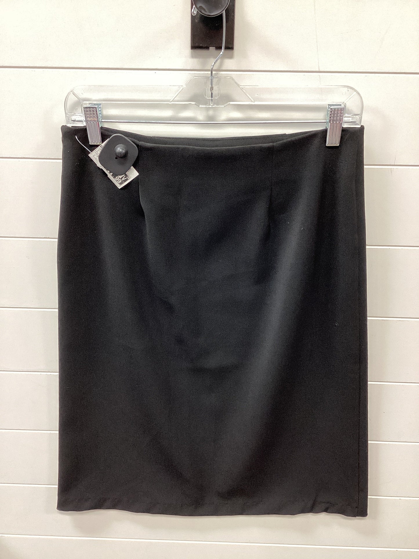 Skirt Midi By Clothes Mentor In Black, Size:6