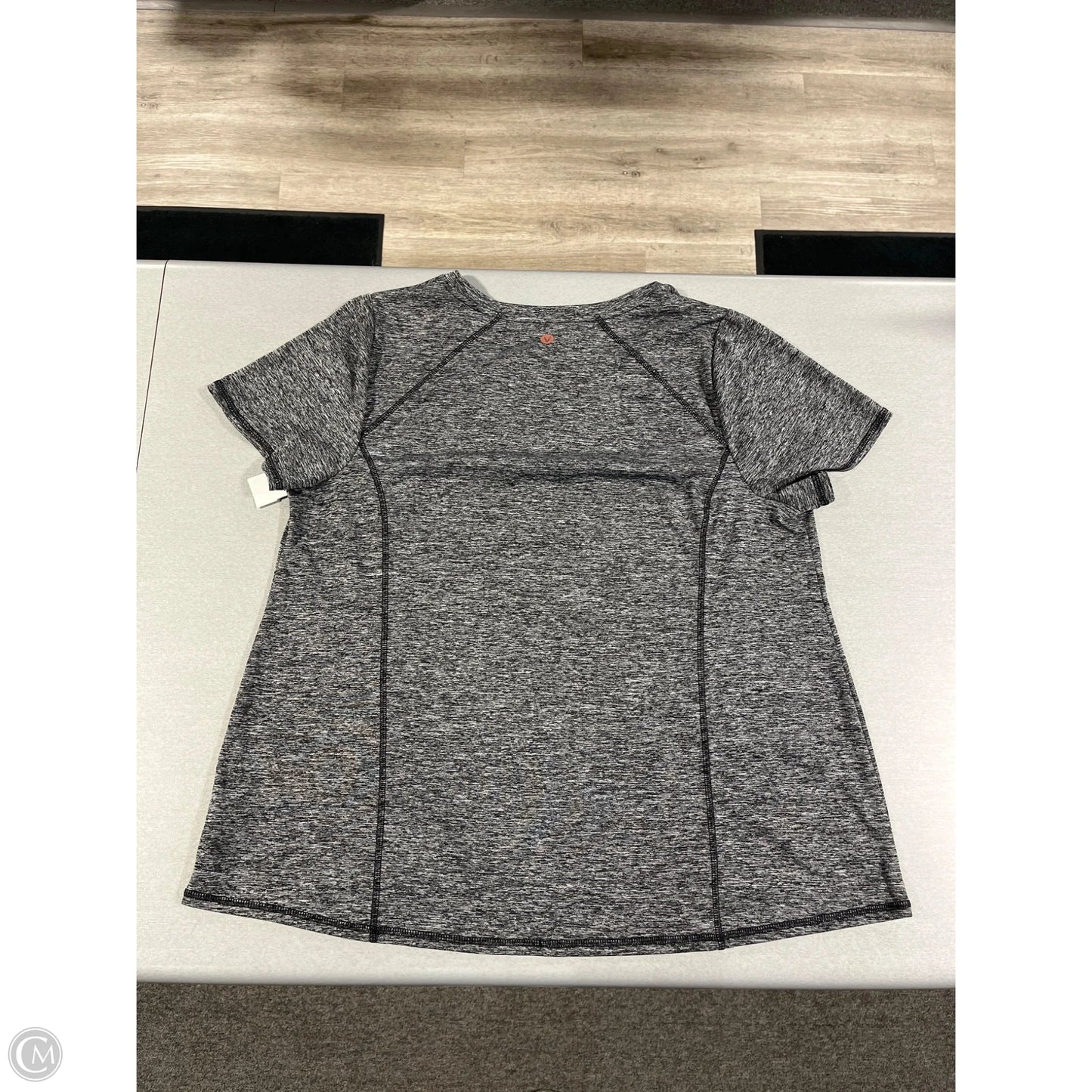 Top Short Sleeve By Livi Active In Grey, Size: 1x