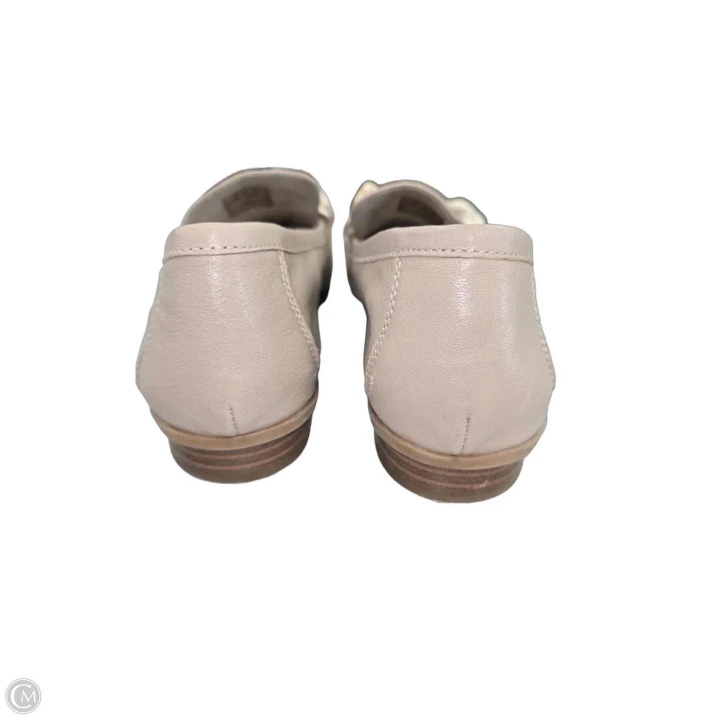 Shoes Flats By Clarks In Beige, Size: 7