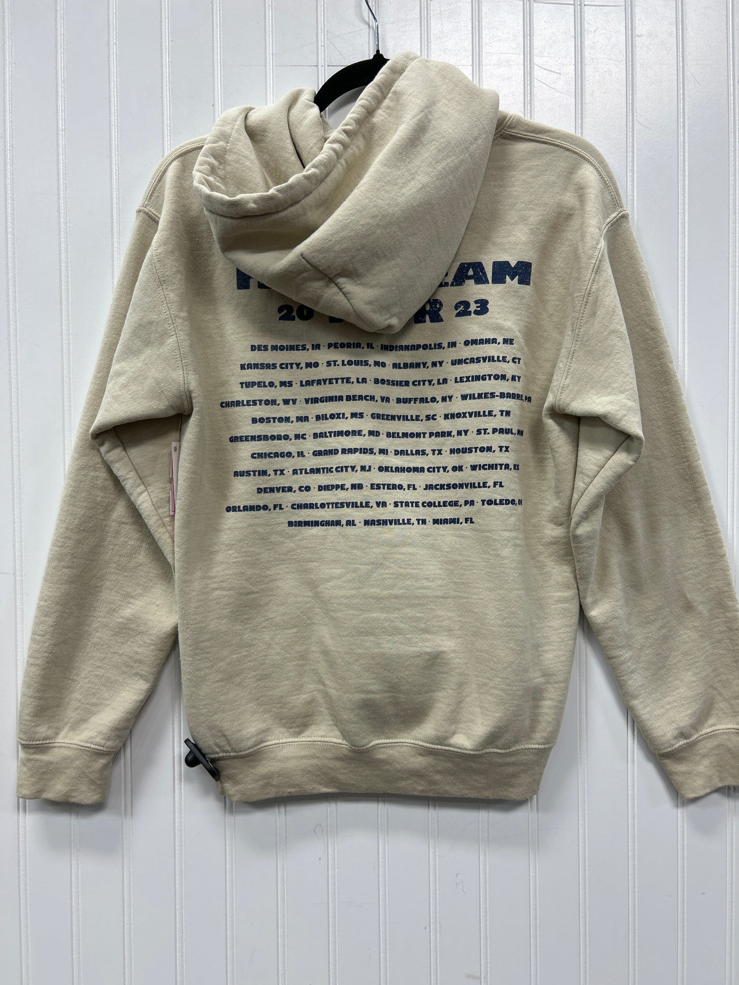 Sweatshirt Hoodie By Clothes Mentor In Cream, Size:S