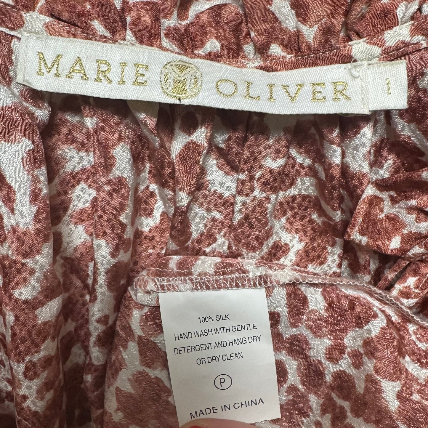 Split neck Silk Blouse By Marie Oliver In Red & White, Size: L