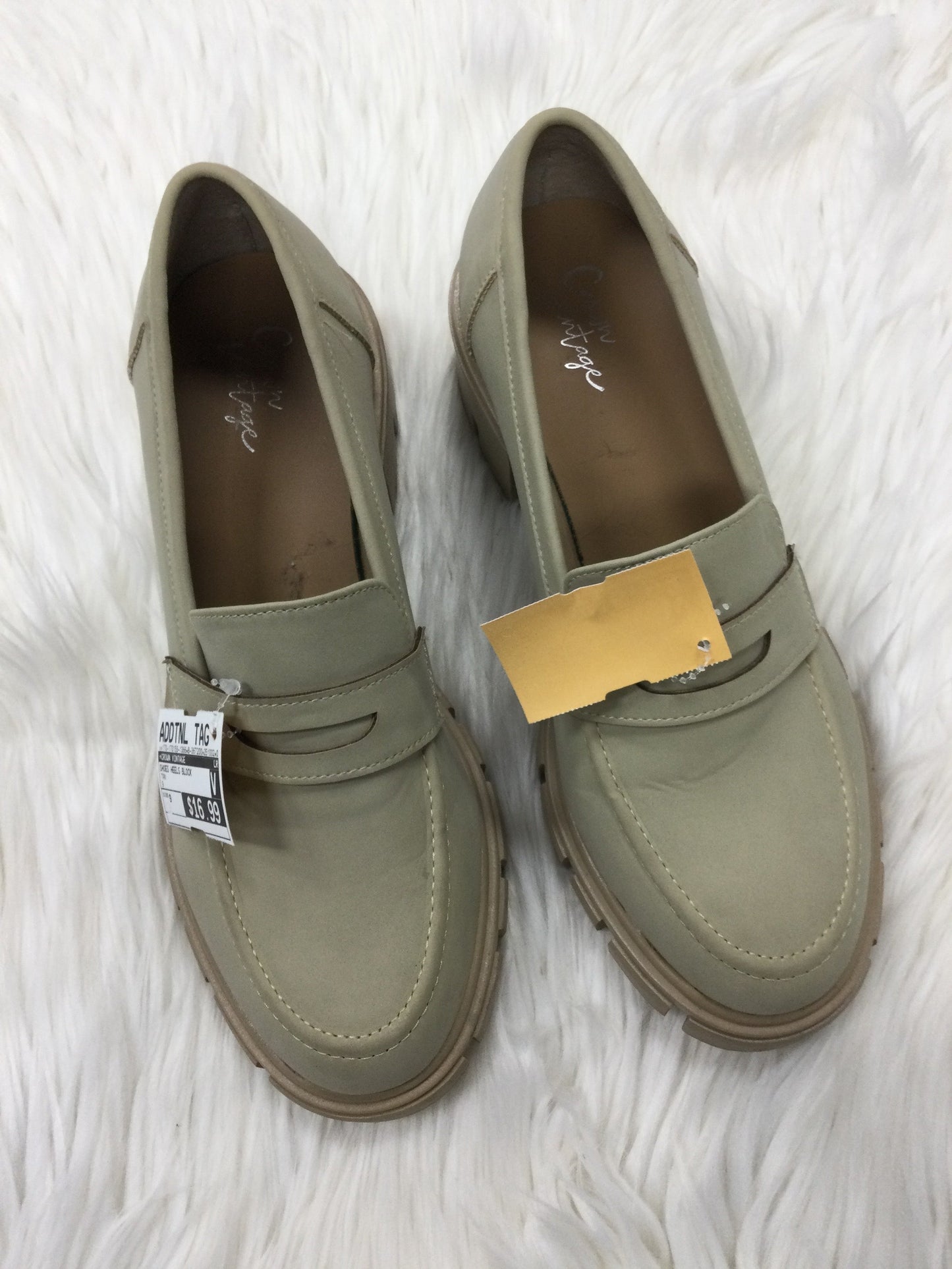 Shoes Heels Block By Crown Vintage In Tan, Size:9