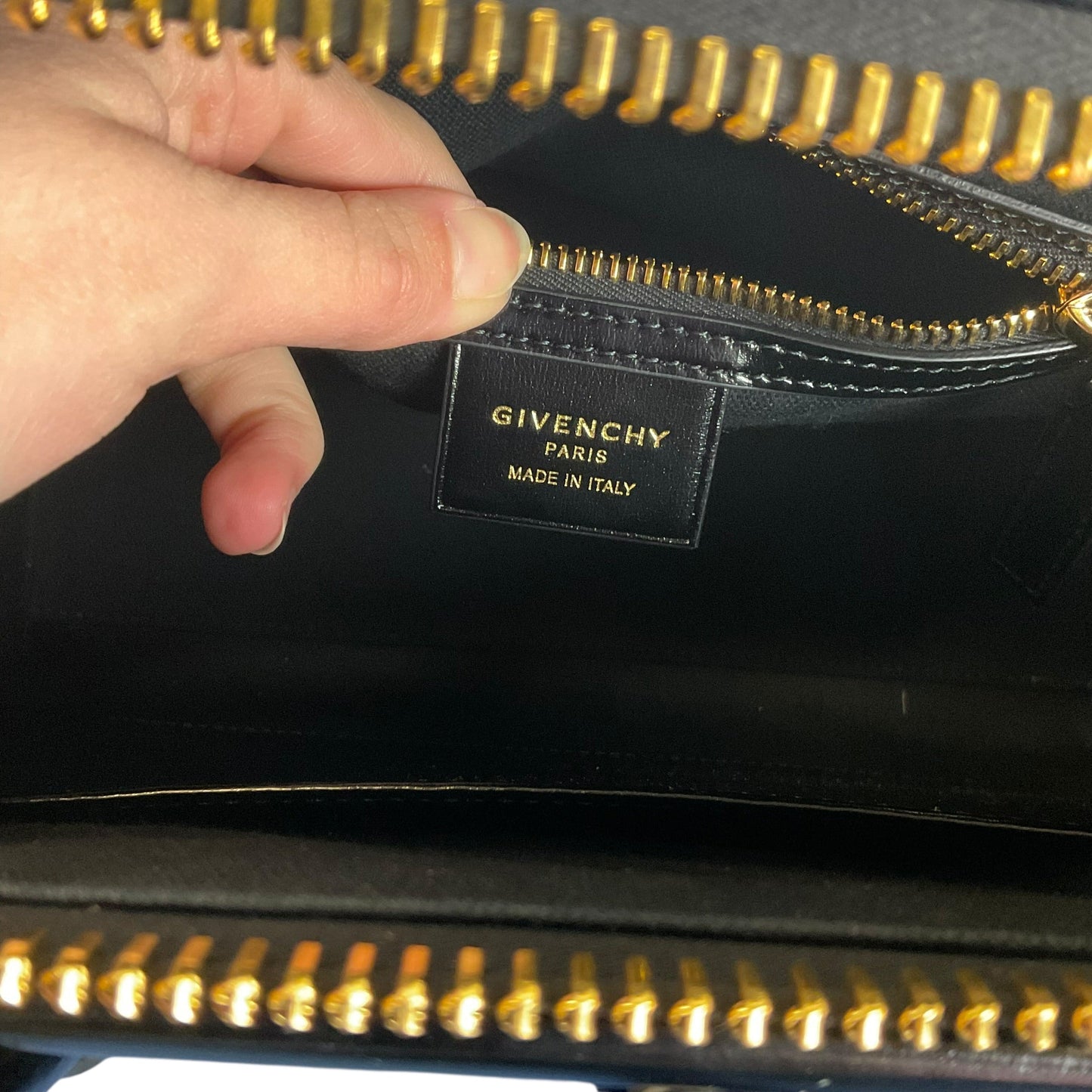 Handbag Luxury Designer By Givenchy, Size: Medium