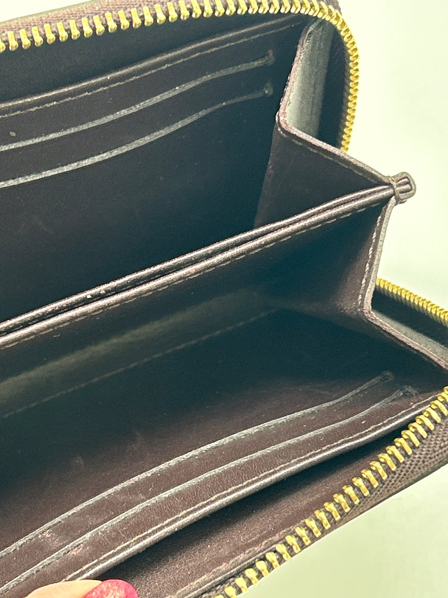 Wallet Luxury Designer By Louis Vuitton, Size: Medium