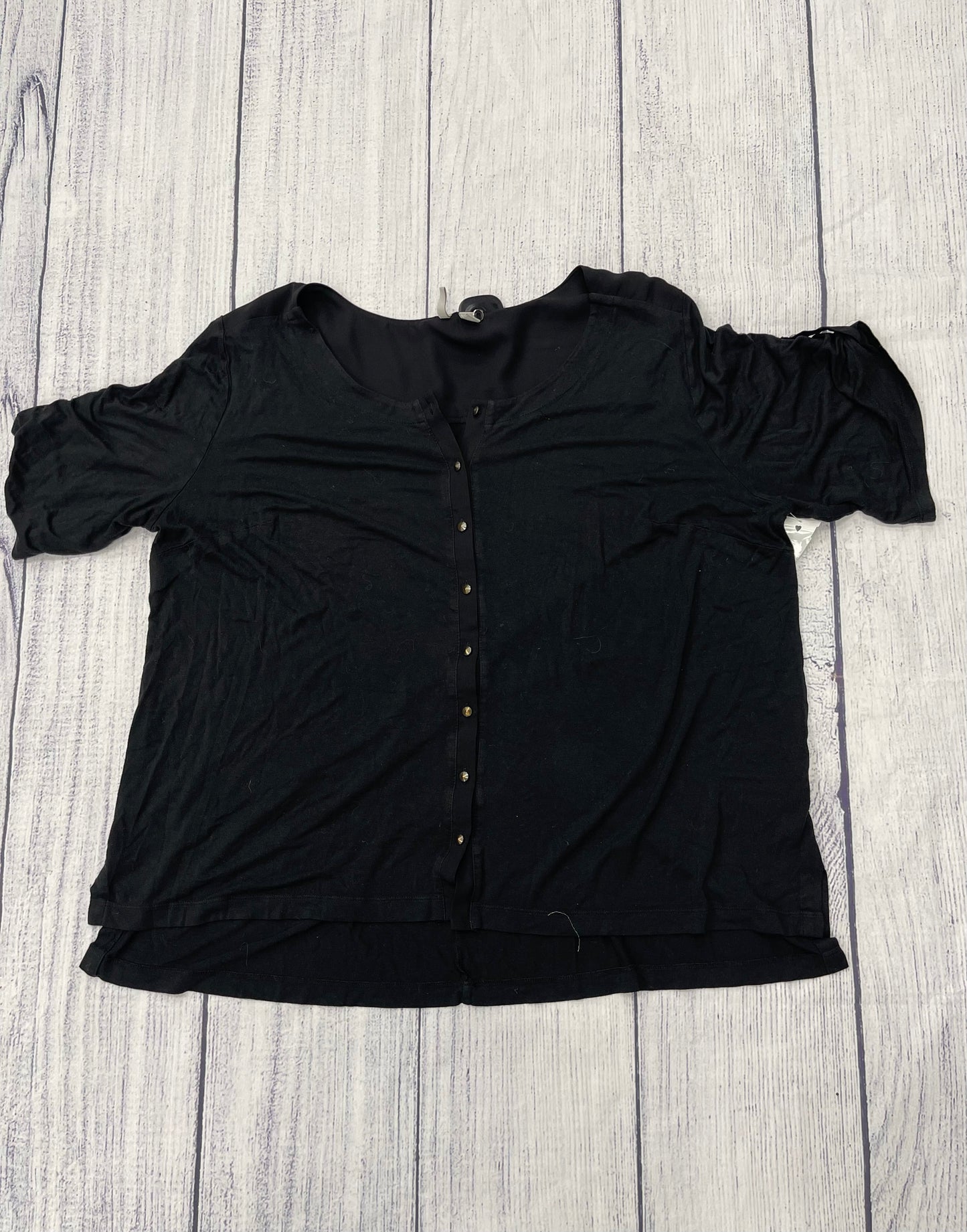 Top Short Sleeve By Cato In Black, Size: 2x
