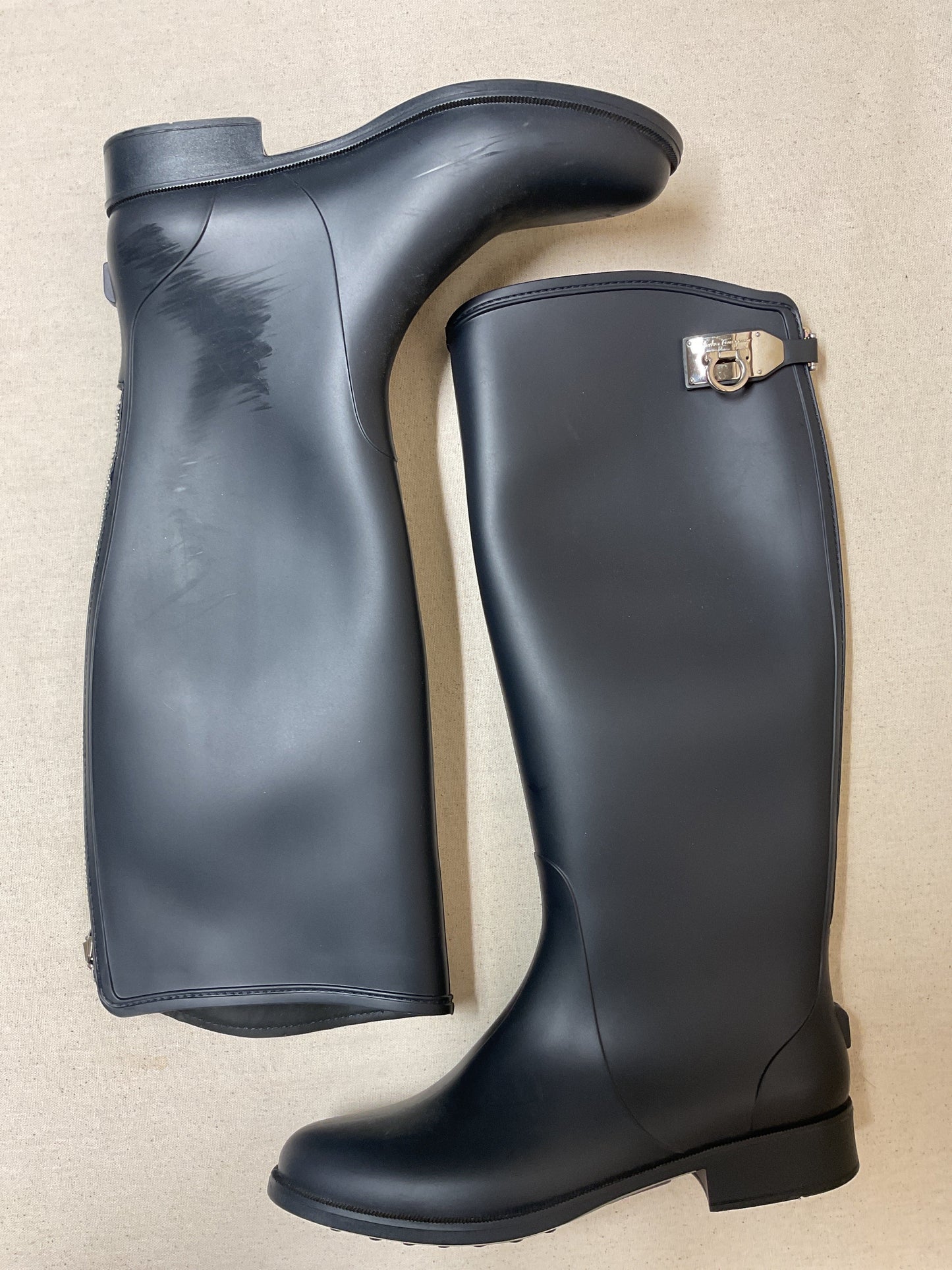 Boots Designer By Ferragamo In Navy, Size:9