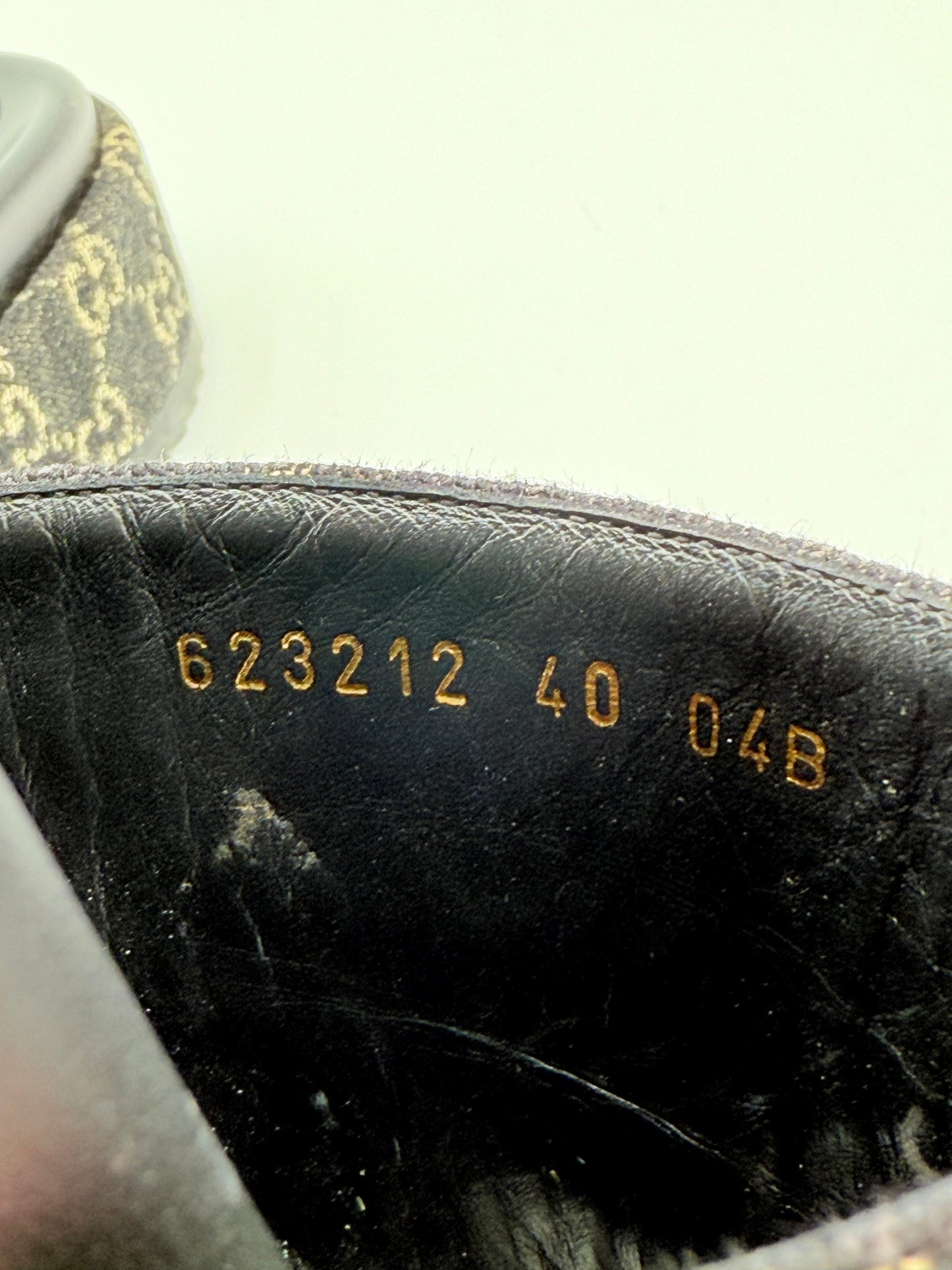 Sandals Luxury Designer By Gucci In Black & Cream, Size:10