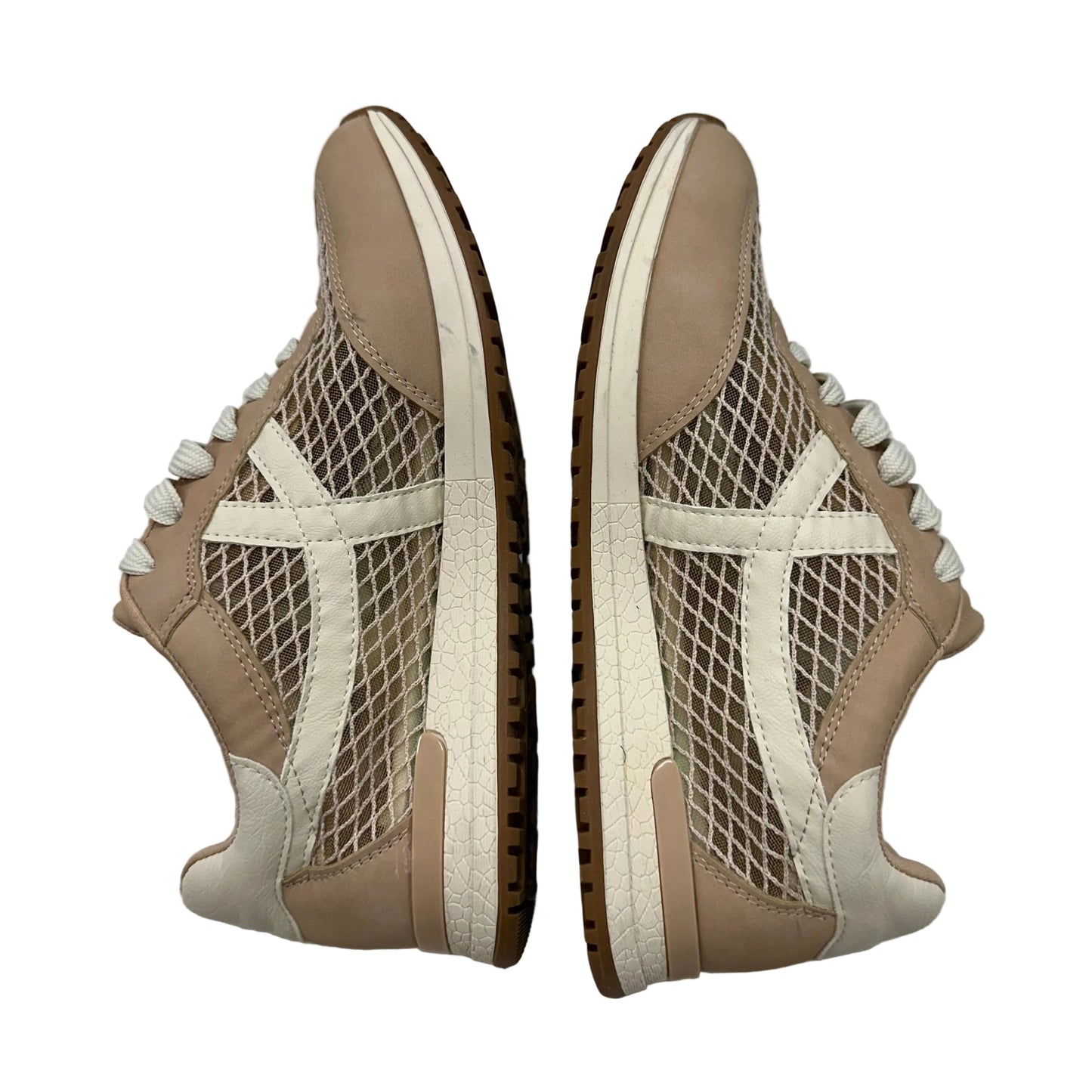 Shoes Sneakers By Dv In Beige, Size:6.5