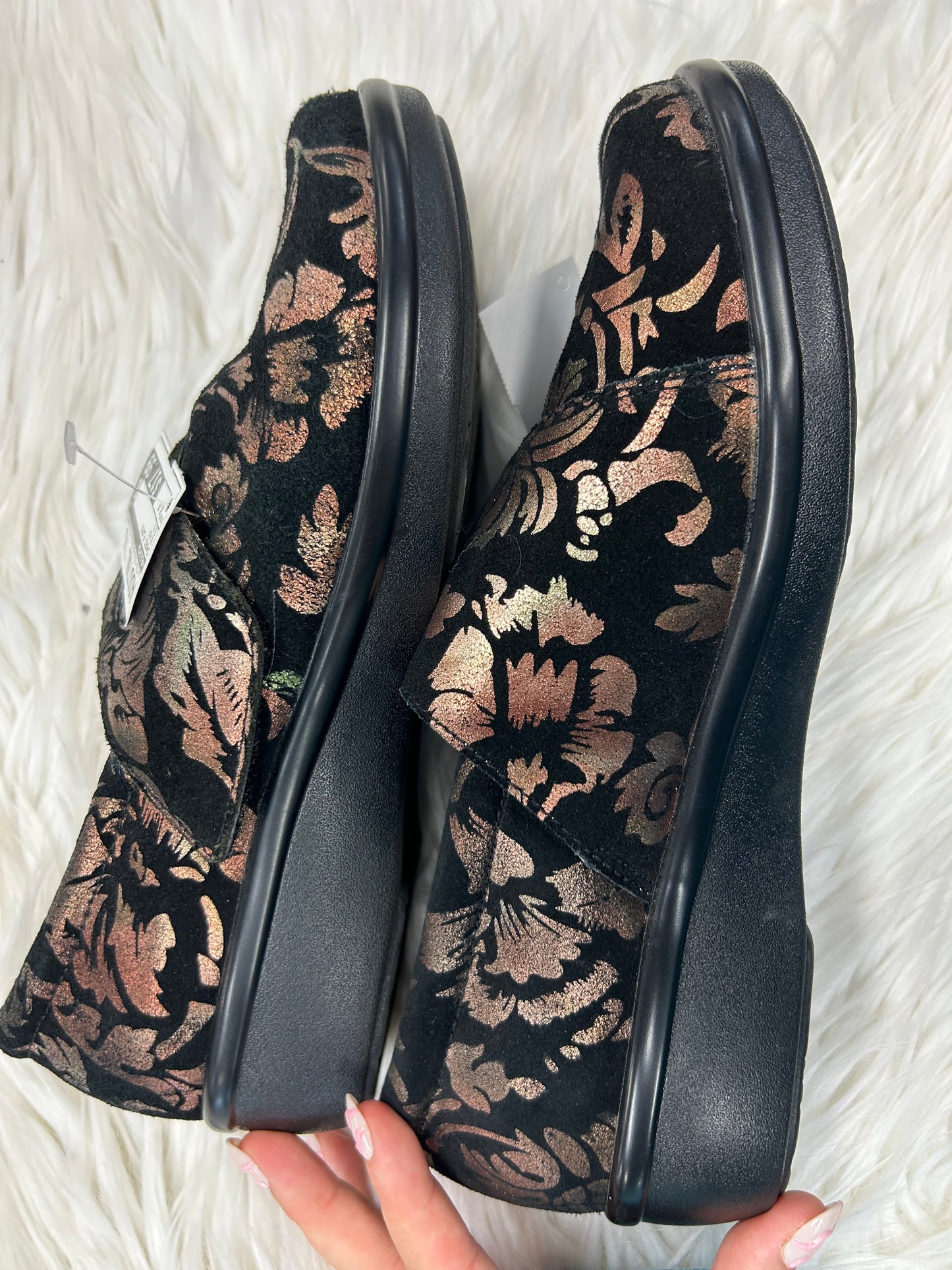 Shoes Flats By Alegria In Black, Size:8.5