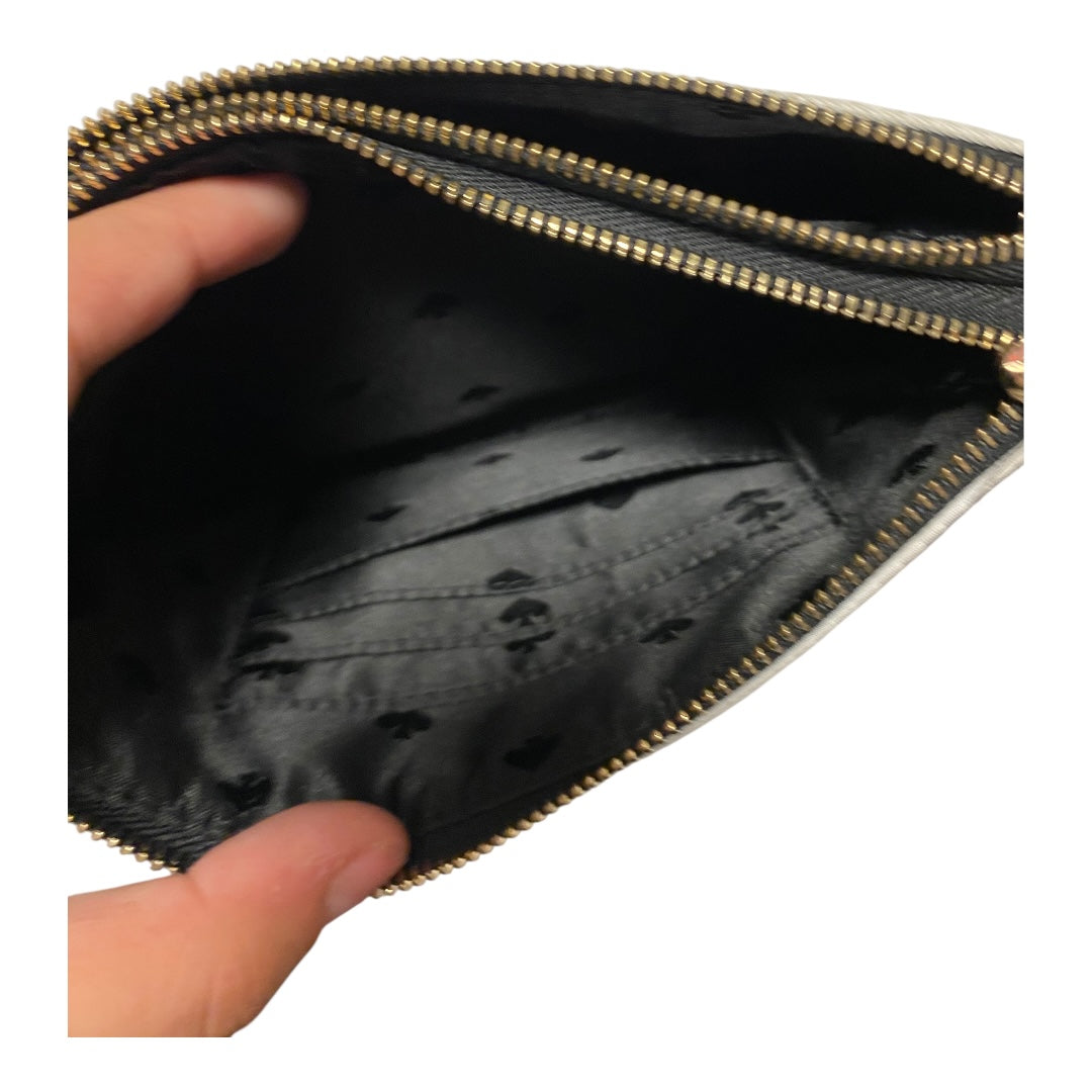 Wristlet Designer By Kate Spade In Striped Pattern, Size:Medium