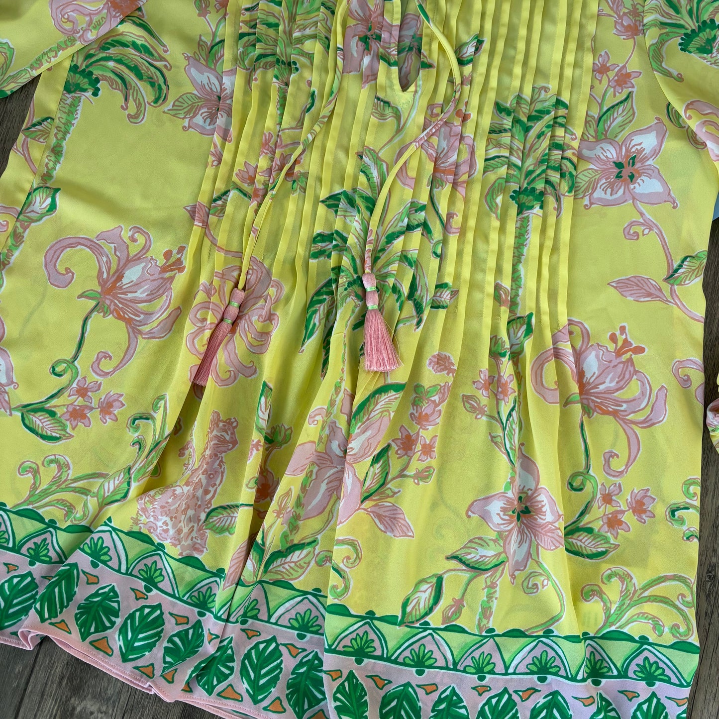 Top Long Sleeve Designer By Lilly Pulitzer In Floral Print, Size: Xl