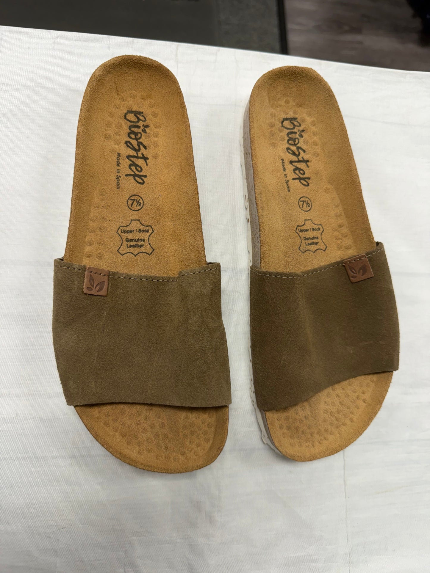 Sandals Flats By Cme In Brown, Size:7.5
