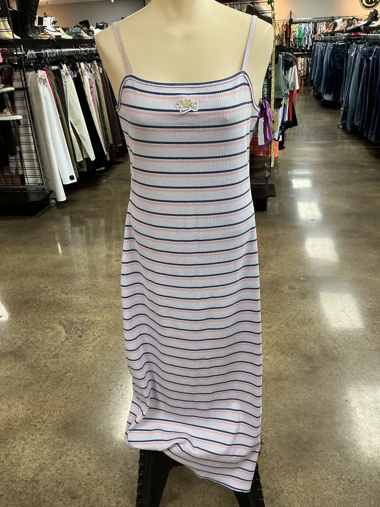 Dress Casual Maxi By Nike In Striped Pattern, Size:M