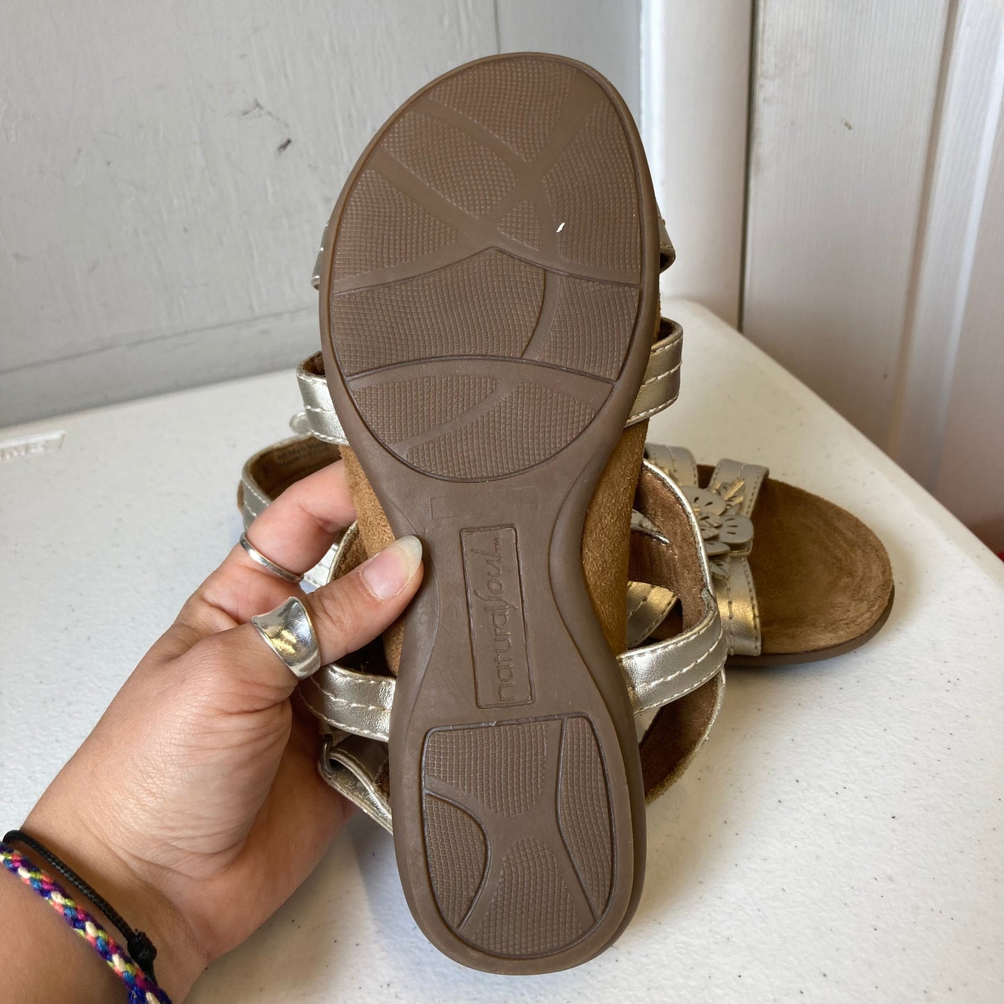 Sandals Flats By Natural Soul In Gold, Size:6.5