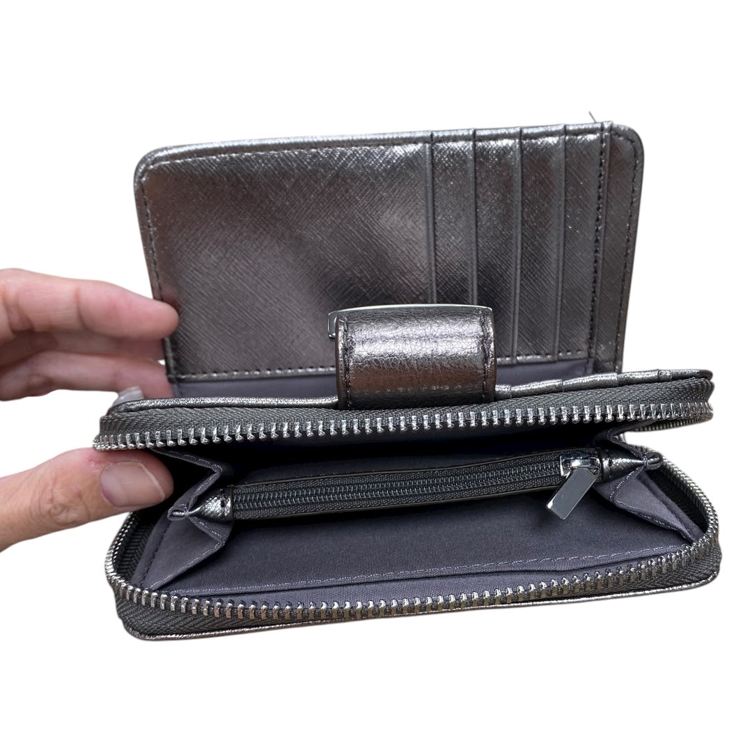Wallet Leather By Fossil In Silver, Size:Medium