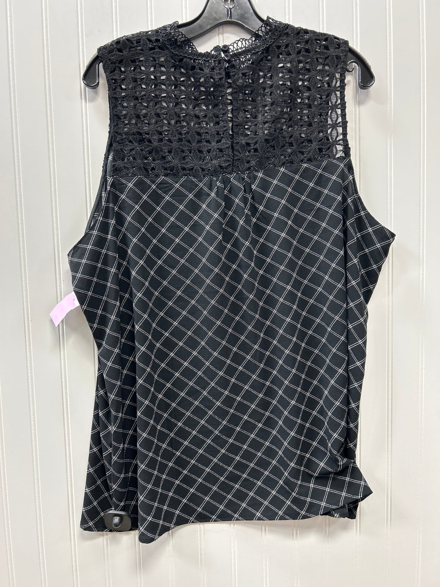 Top Sleeveless By Maurices In Black, Size:2X
