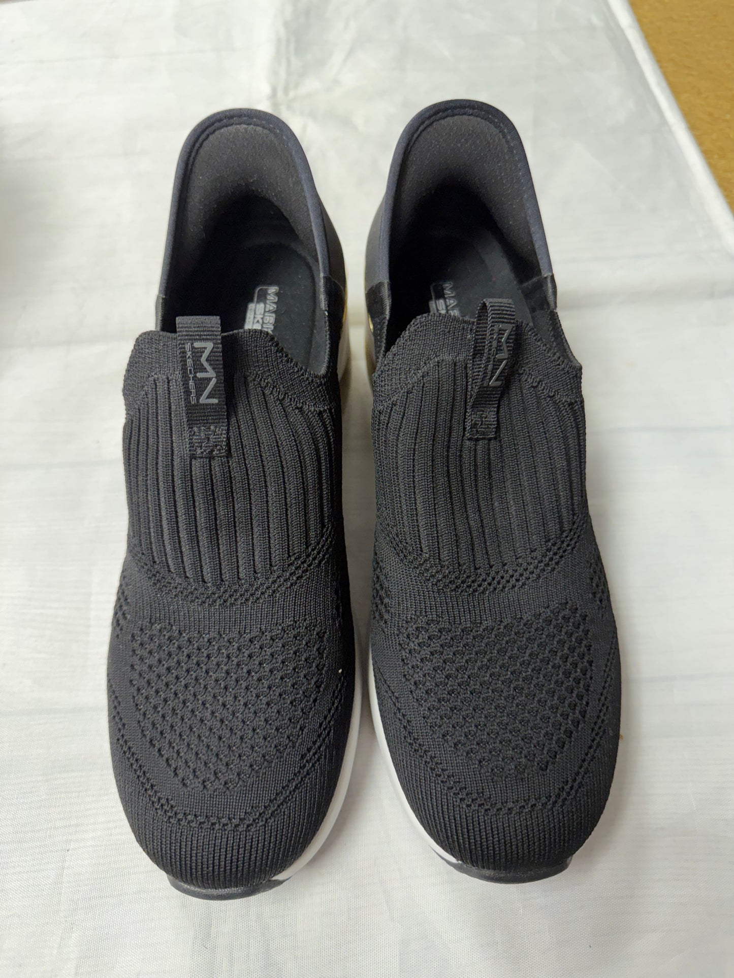 Shoes Athletic By Skechers In Black, Size:7.5