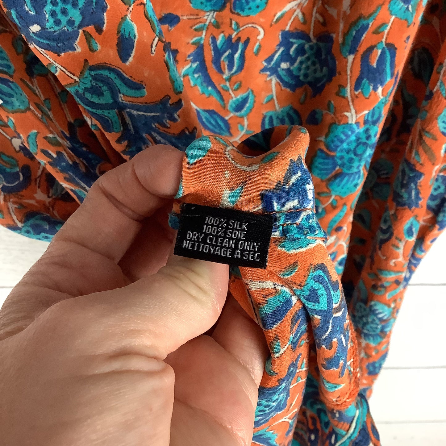 Top Sleeveless By Tolani In Blue & Orange, Size: L 100% Silk