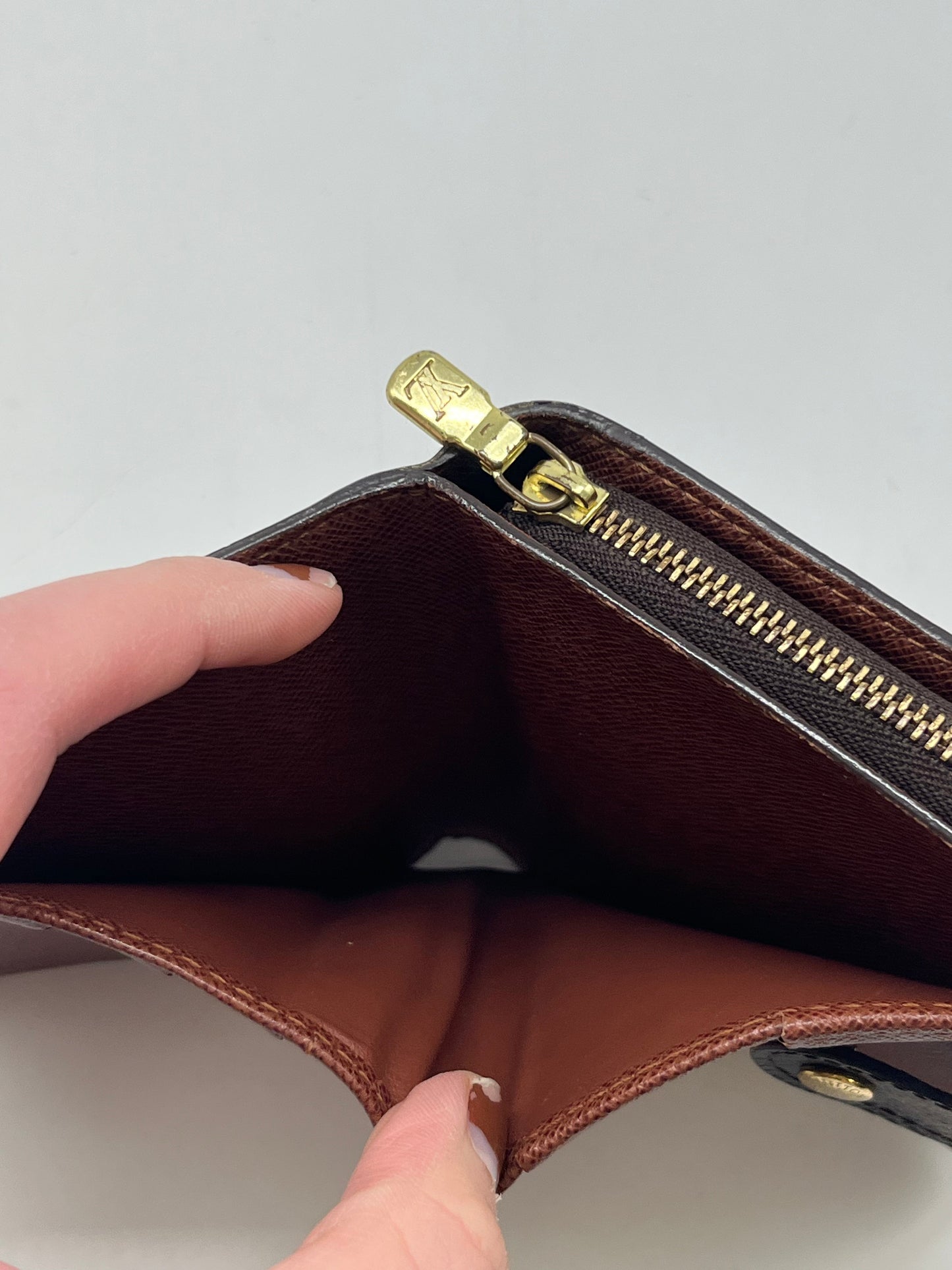 Wallet Luxury Designer By Louis Vuitton, Size: Small