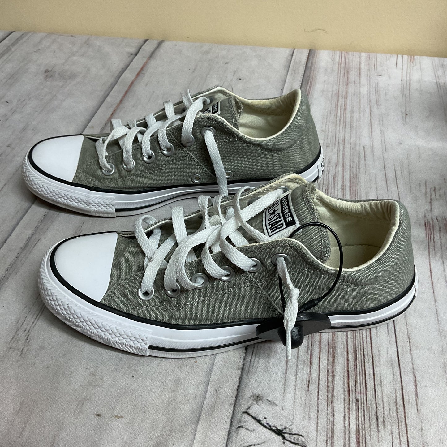 Shoes Flats By Converse In Green & White, Size:8