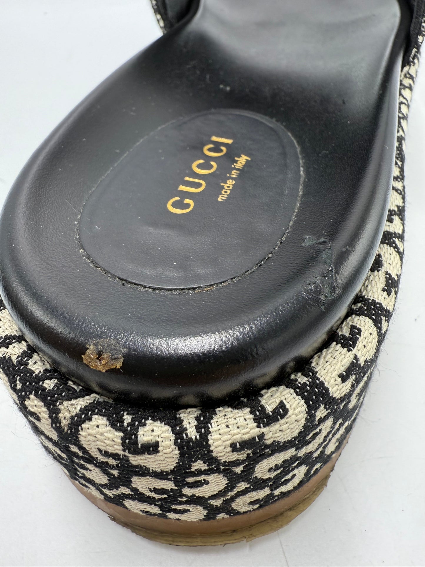 Sandals Luxury Designer By Gucci In Black & White, Size: 12