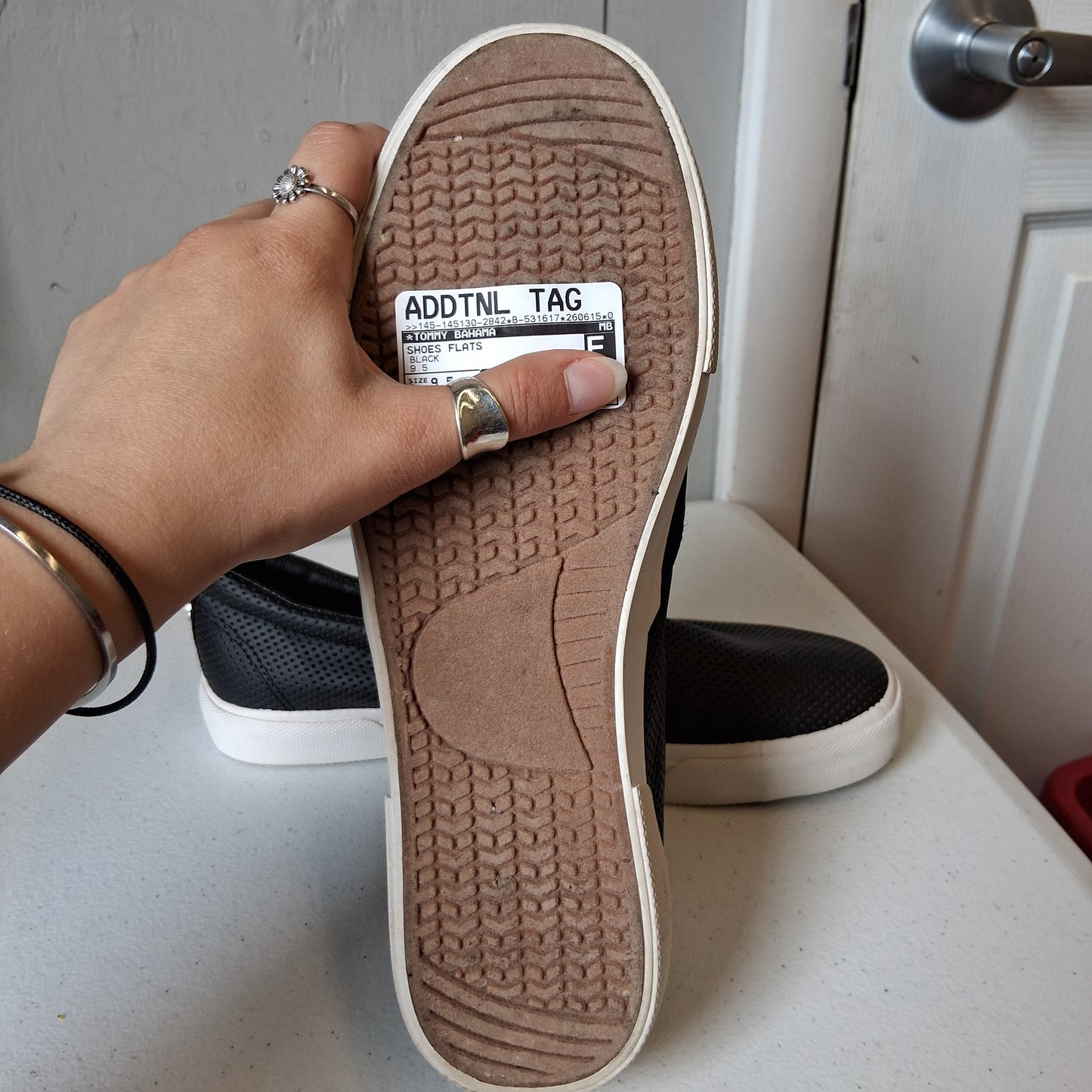 Shoes Flats By Tommy Bahama In Black, Size:9.5